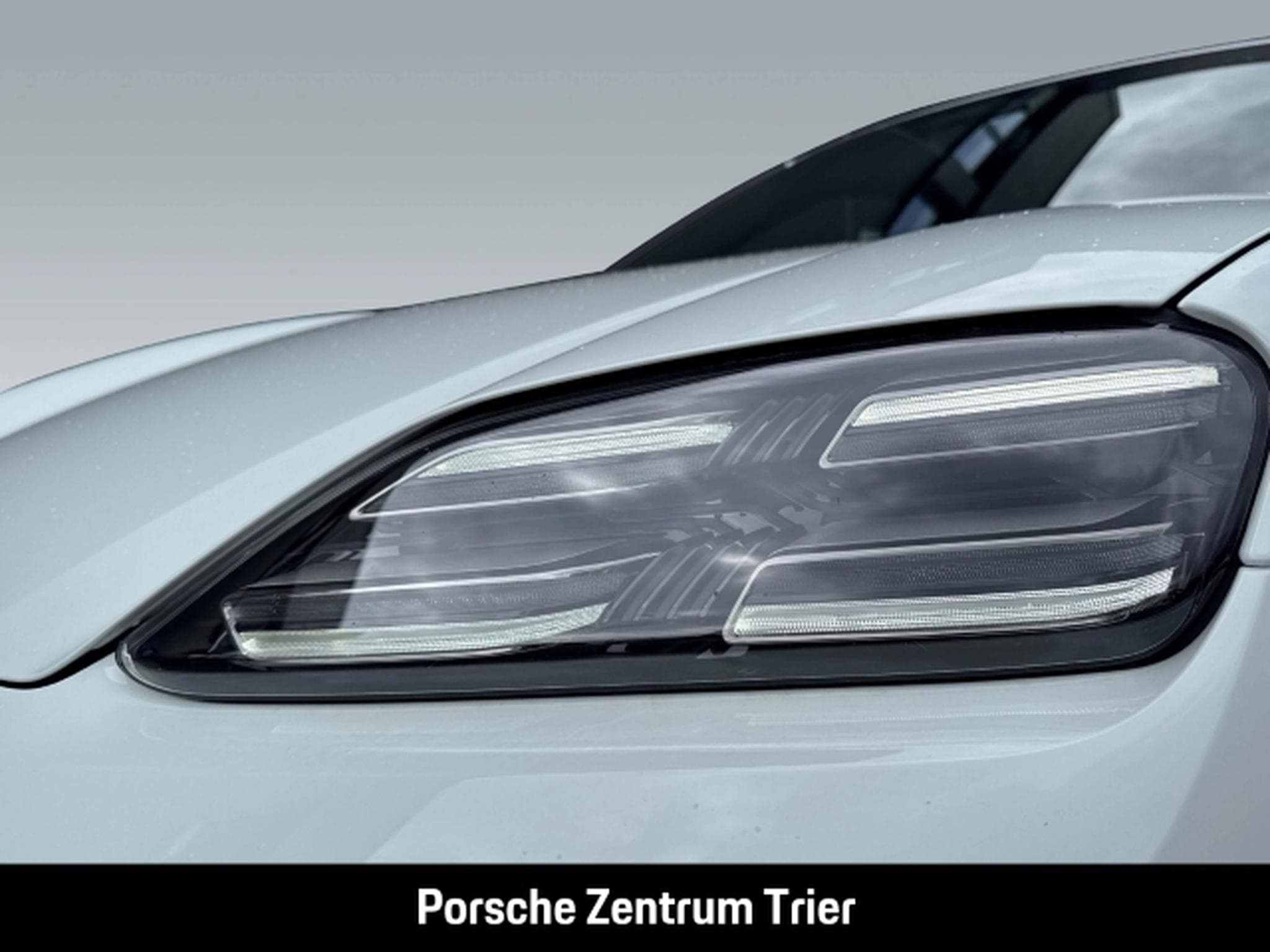 Porsche Macan Surround-View BOSE PASM 22-Zoll LED-Matrix (2026) - Photo 11