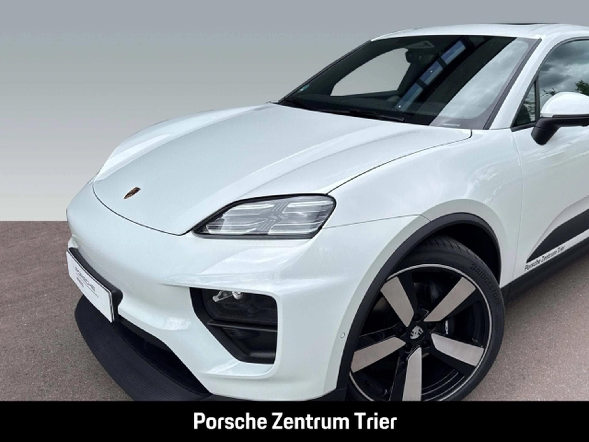 Porsche Macan Surround-View BOSE PASM 22-Zoll LED-Matrix (2026) - Photo 9