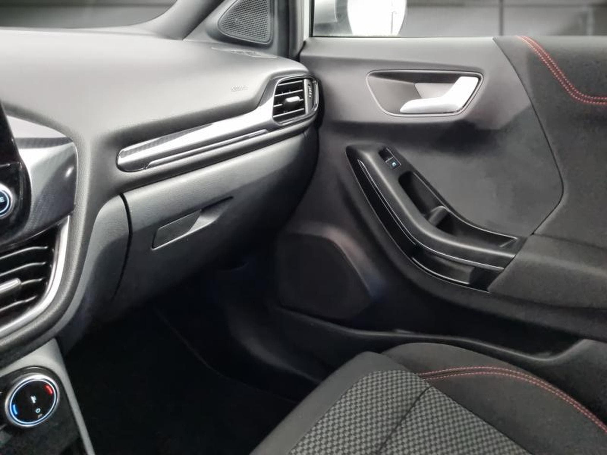 Ford Puma -31% 1.0 EcoBoost Hybrid 155ch ST-Line S&S Powershift (2024) - Photo 14