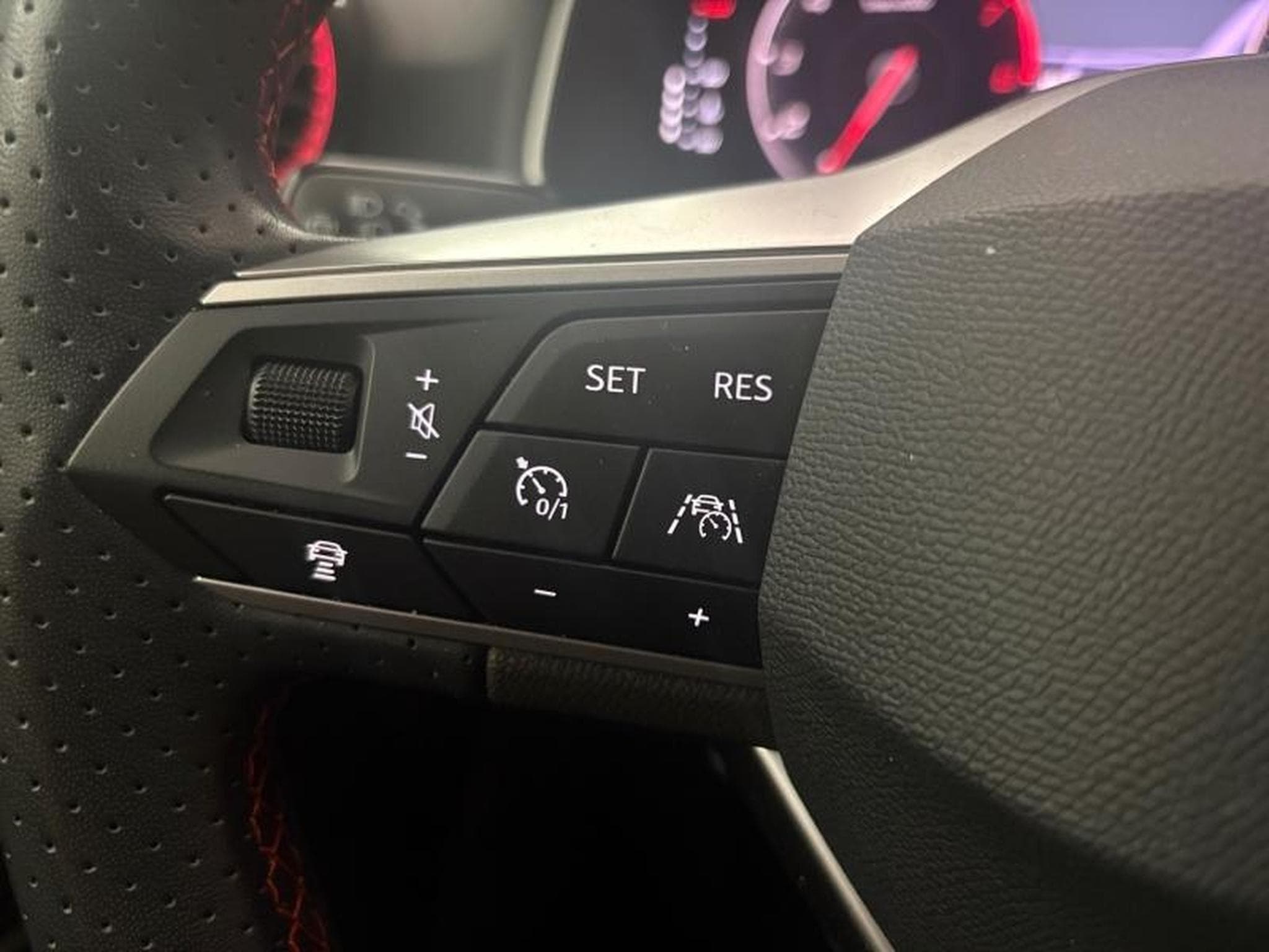 Seat Arona 1.0 TSI 115ch FR DSG7 Spécial Edition (2025) - Foto 25