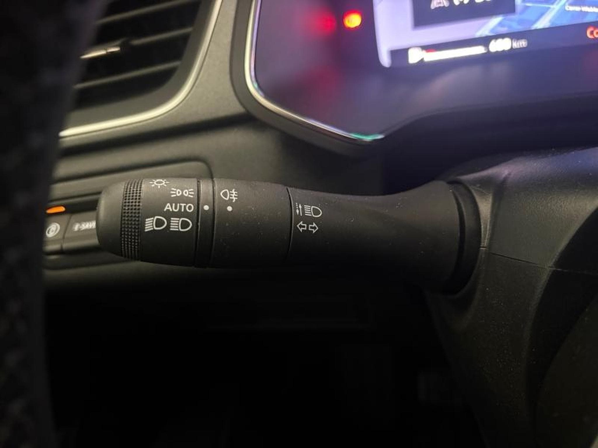 Renault Captur 1.6 E-Tech full hybrid 145ch Techno (2025) - Foto 14