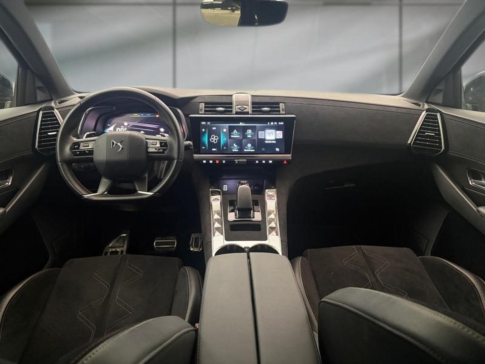 DS Automobiles DS7 E-TENSE 225ch Performance Line + (2024) - Foto 10