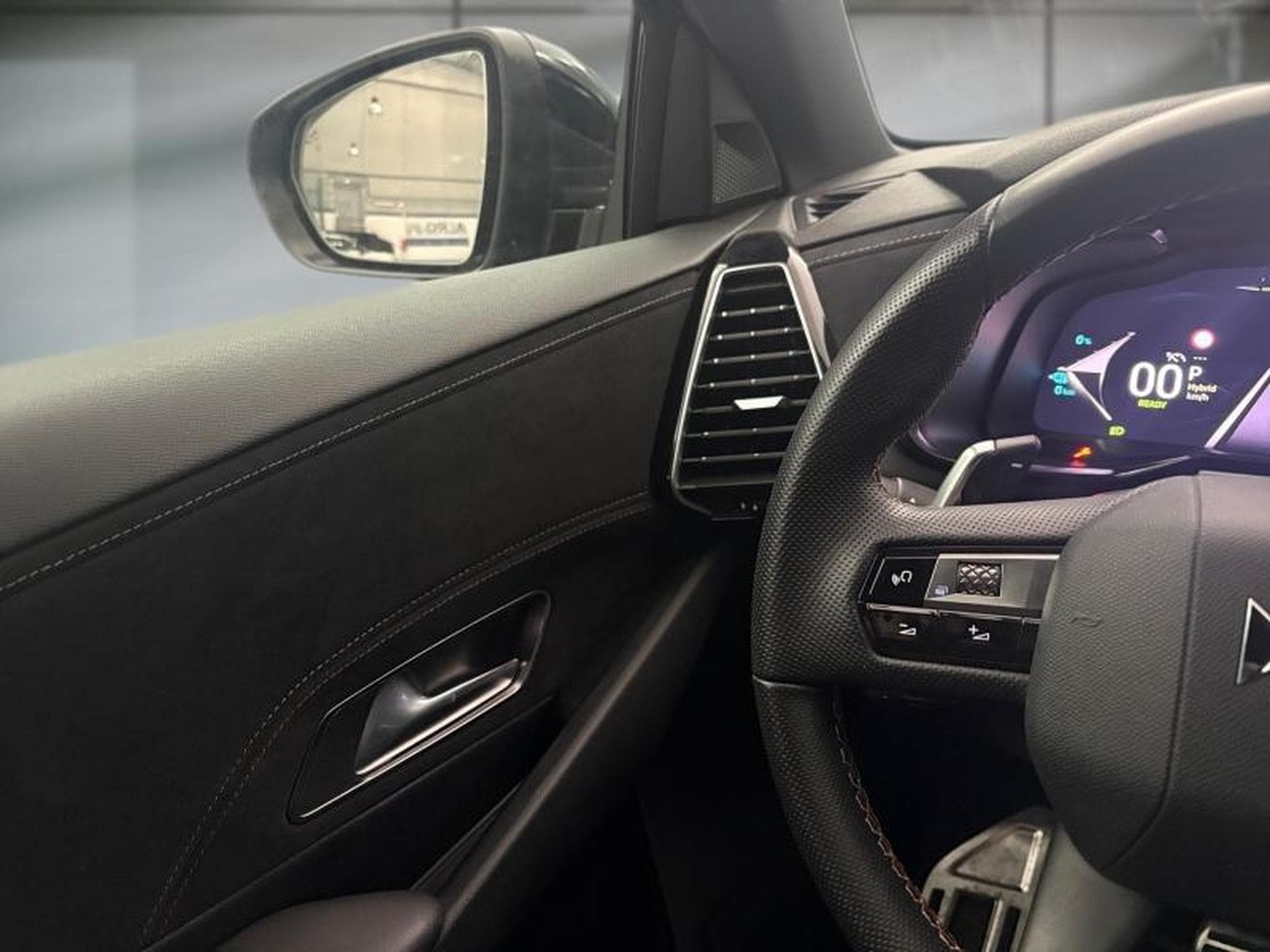 DS Automobiles DS7 E-TENSE 225ch Performance Line + (2024) - Foto 12