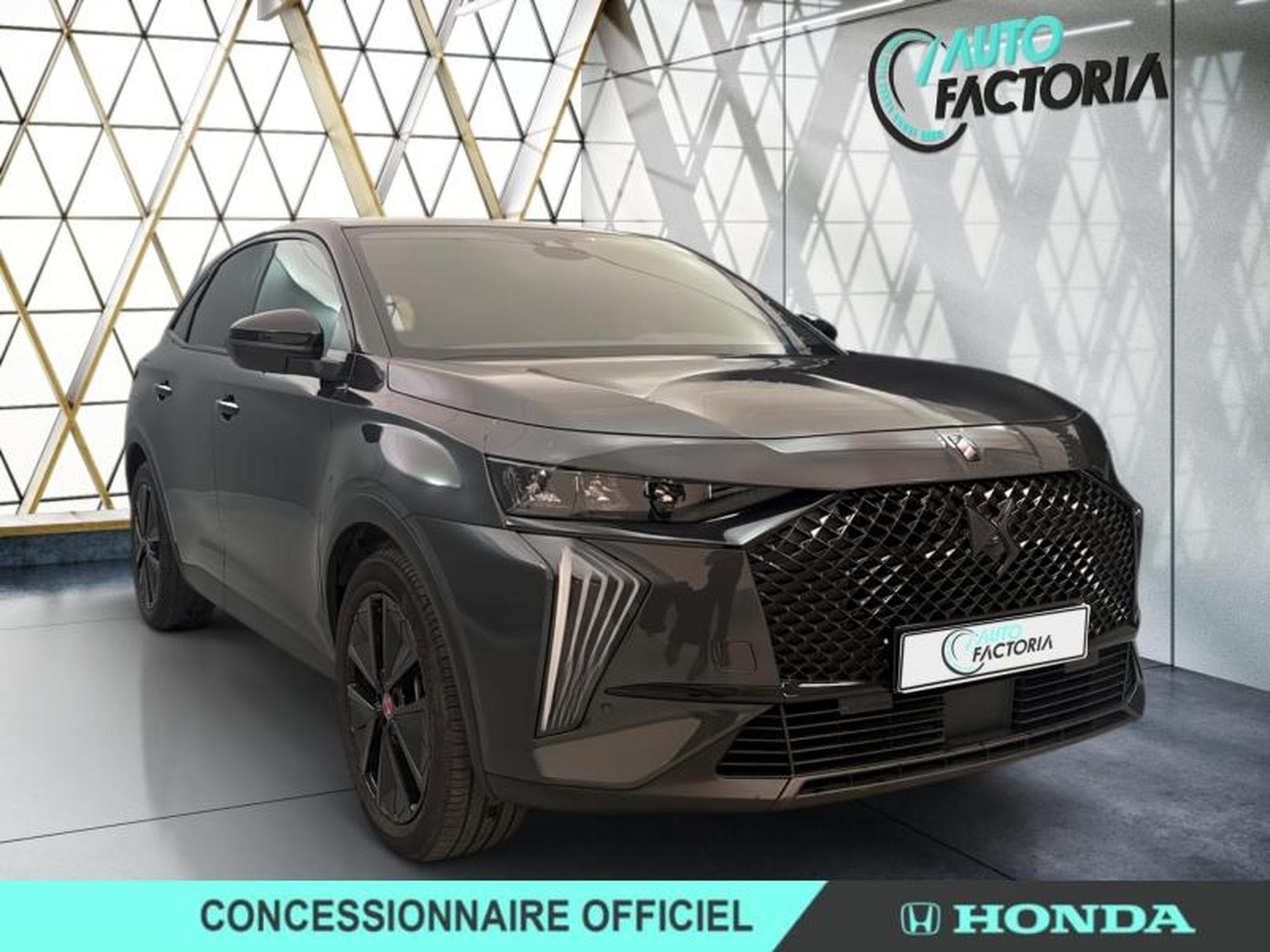 DS Automobiles DS7 E-TENSE 225ch Performance Line + (2024) - Foto 2