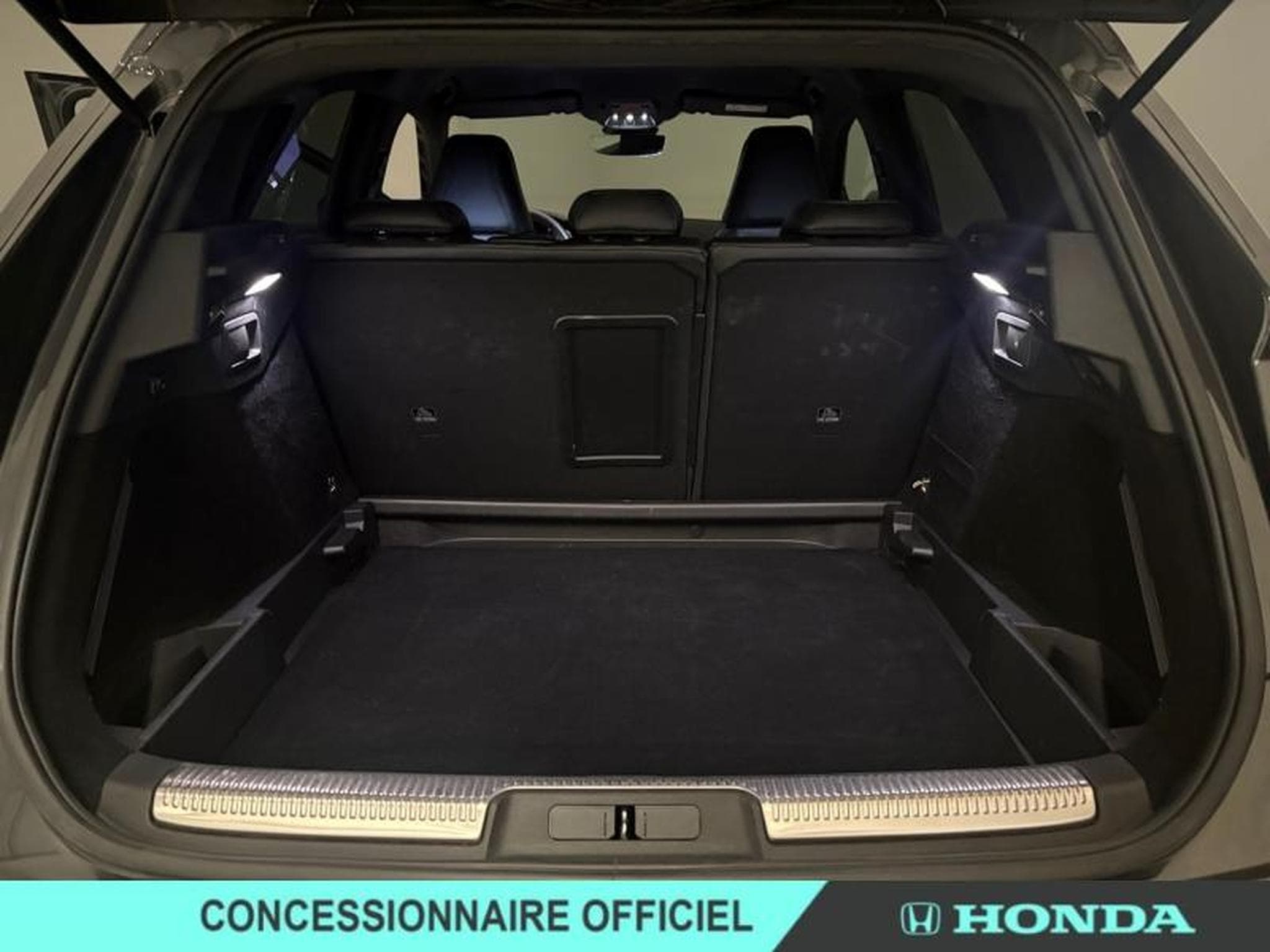 DS Automobiles DS7 E-TENSE 225ch Performance Line + (2024) - Foto 4
