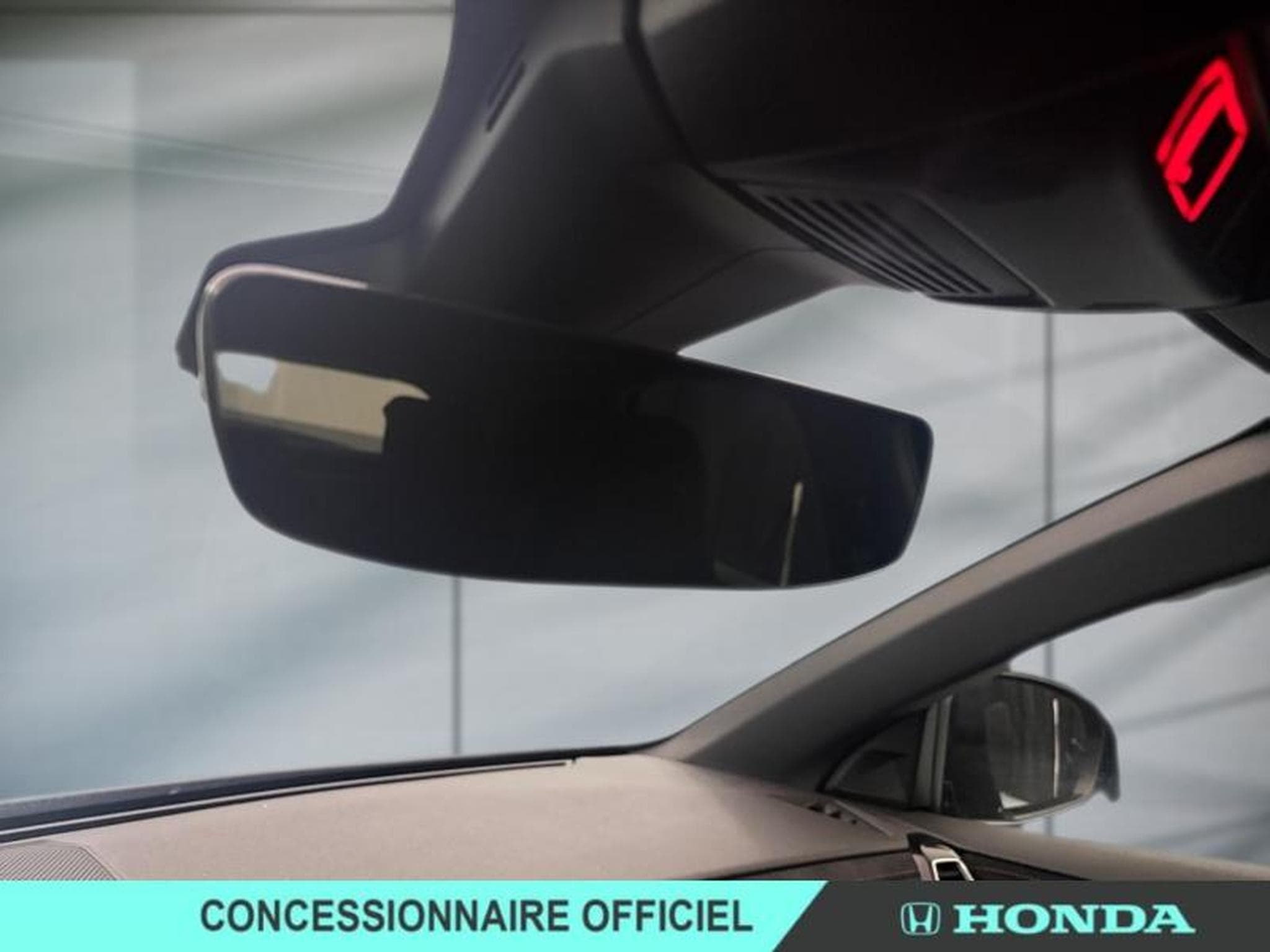 DS Automobiles DS7 E-TENSE 225ch Performance Line + (2024) - Foto 8