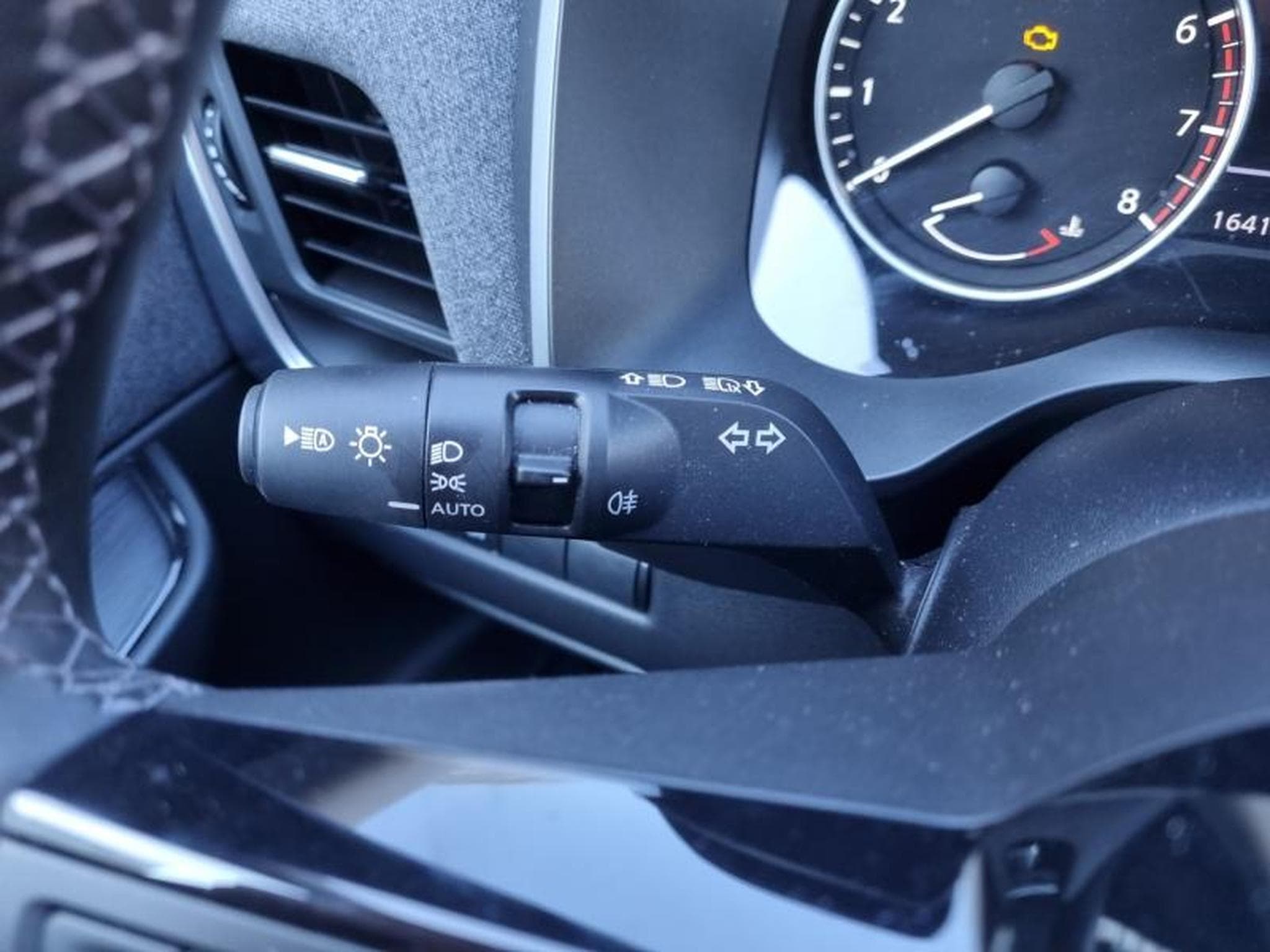 Nissan Qashqai 1.3 DIG-T 140CH MHEV CONNECT (2024) - Foto 17