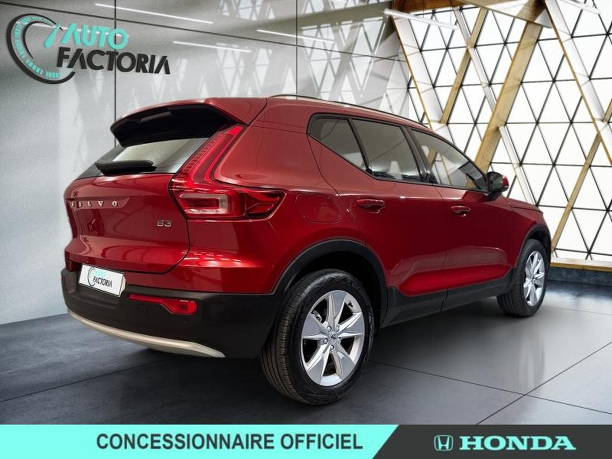 Volvo XC40 B3 163ch Core DCT 7 (2024) - Foto 4