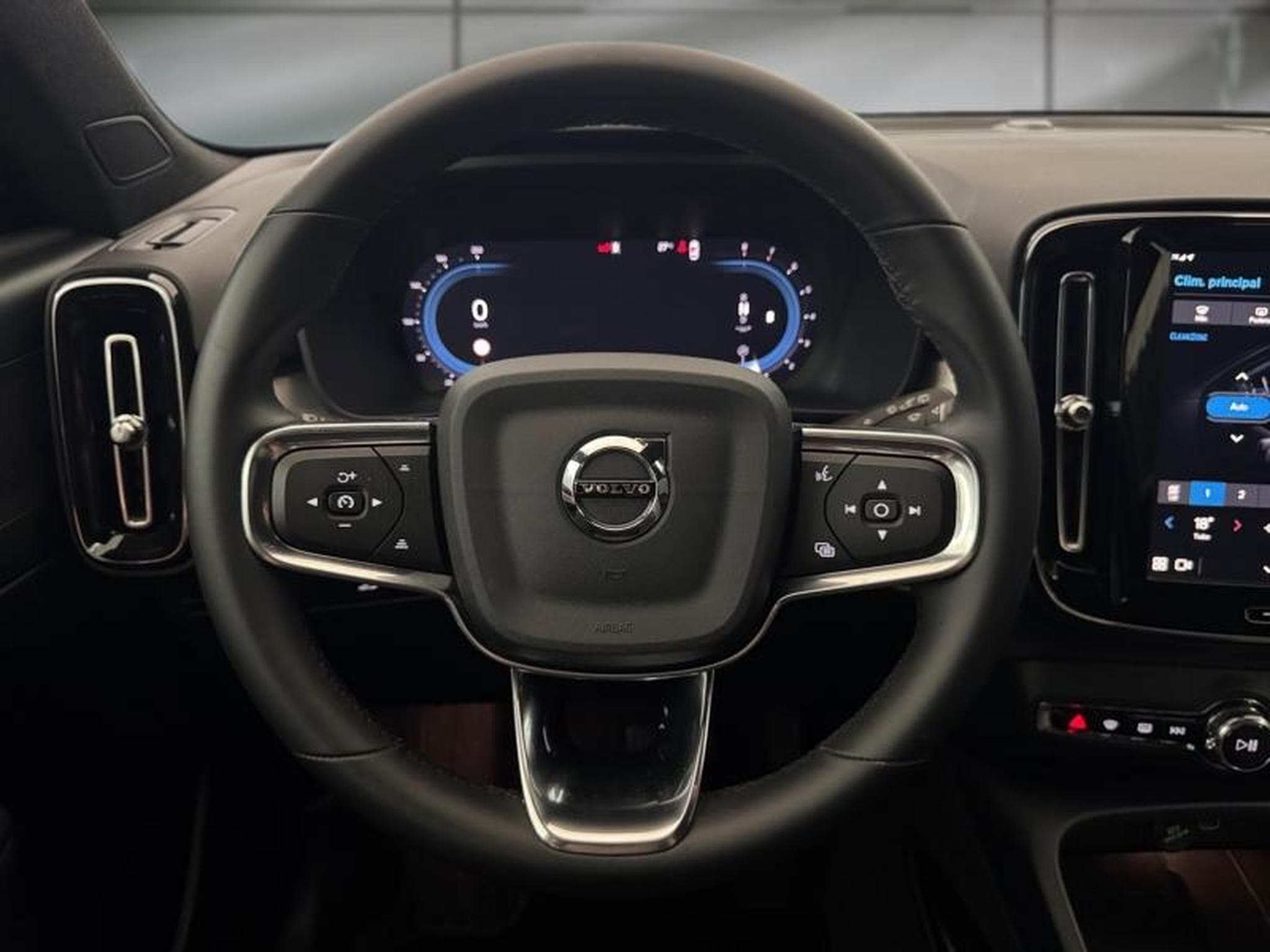 Volvo XC40 B3 163ch Core DCT 7 (2024) - Foto 8