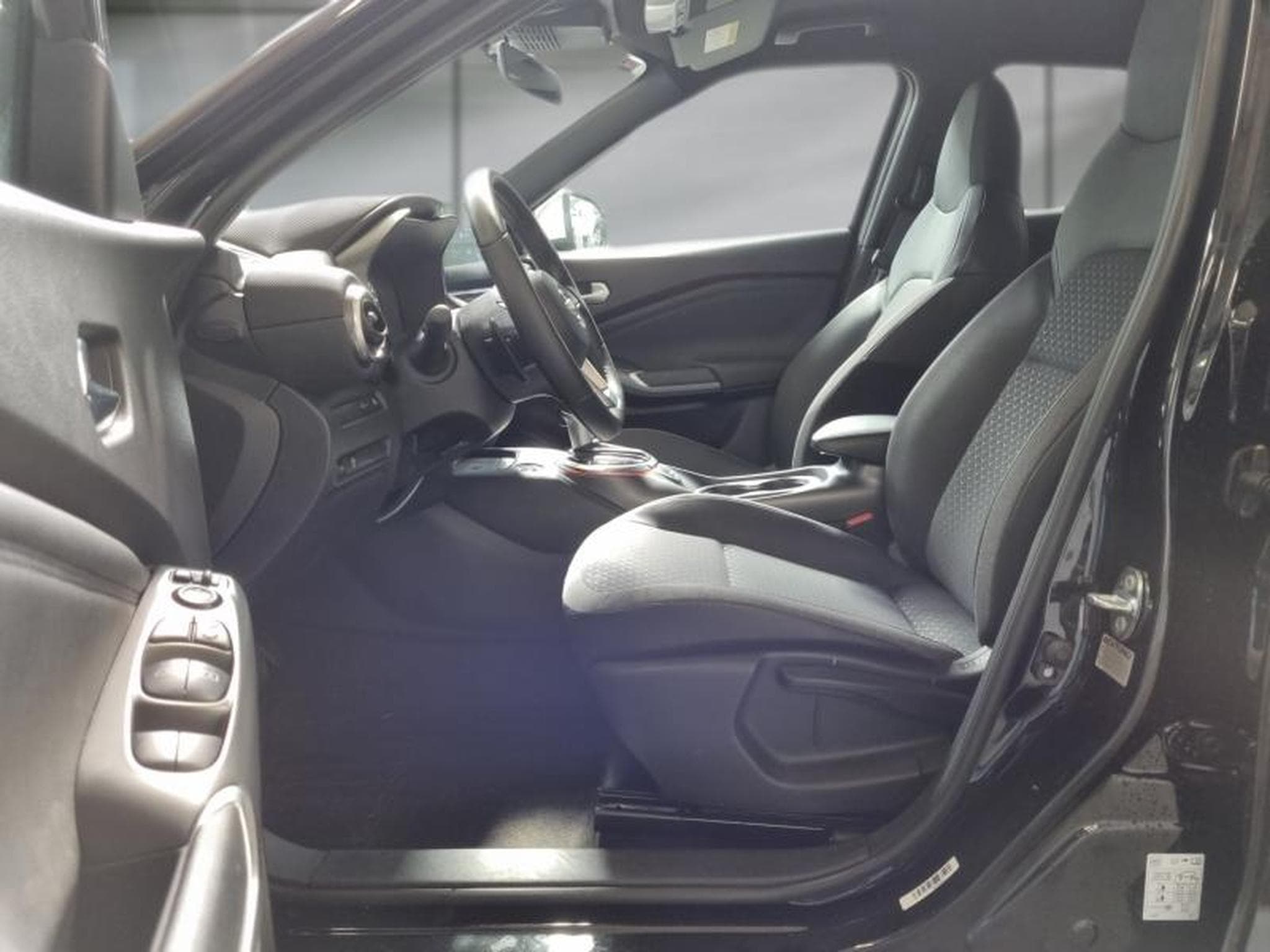 Nissan Juke 1.0 DIG-T 114ch N-Connecta DCT7 2025 (2025) - Foto 12