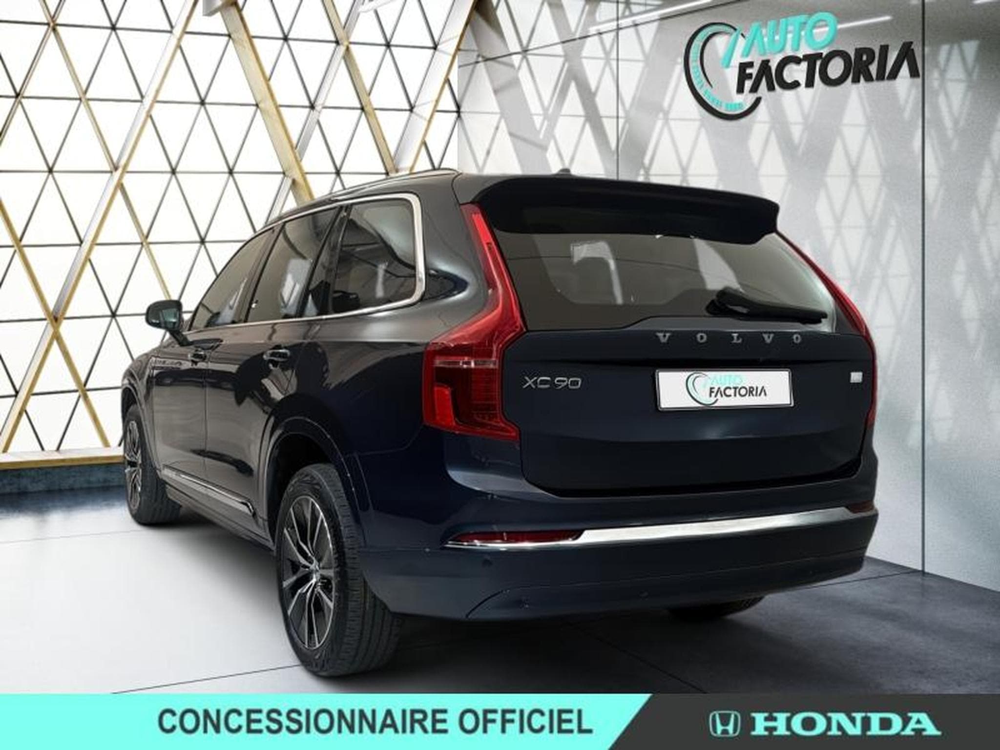 Volvo XC90 T8 AWD 310 + 145ch Core Bright (2024) - Photo 2