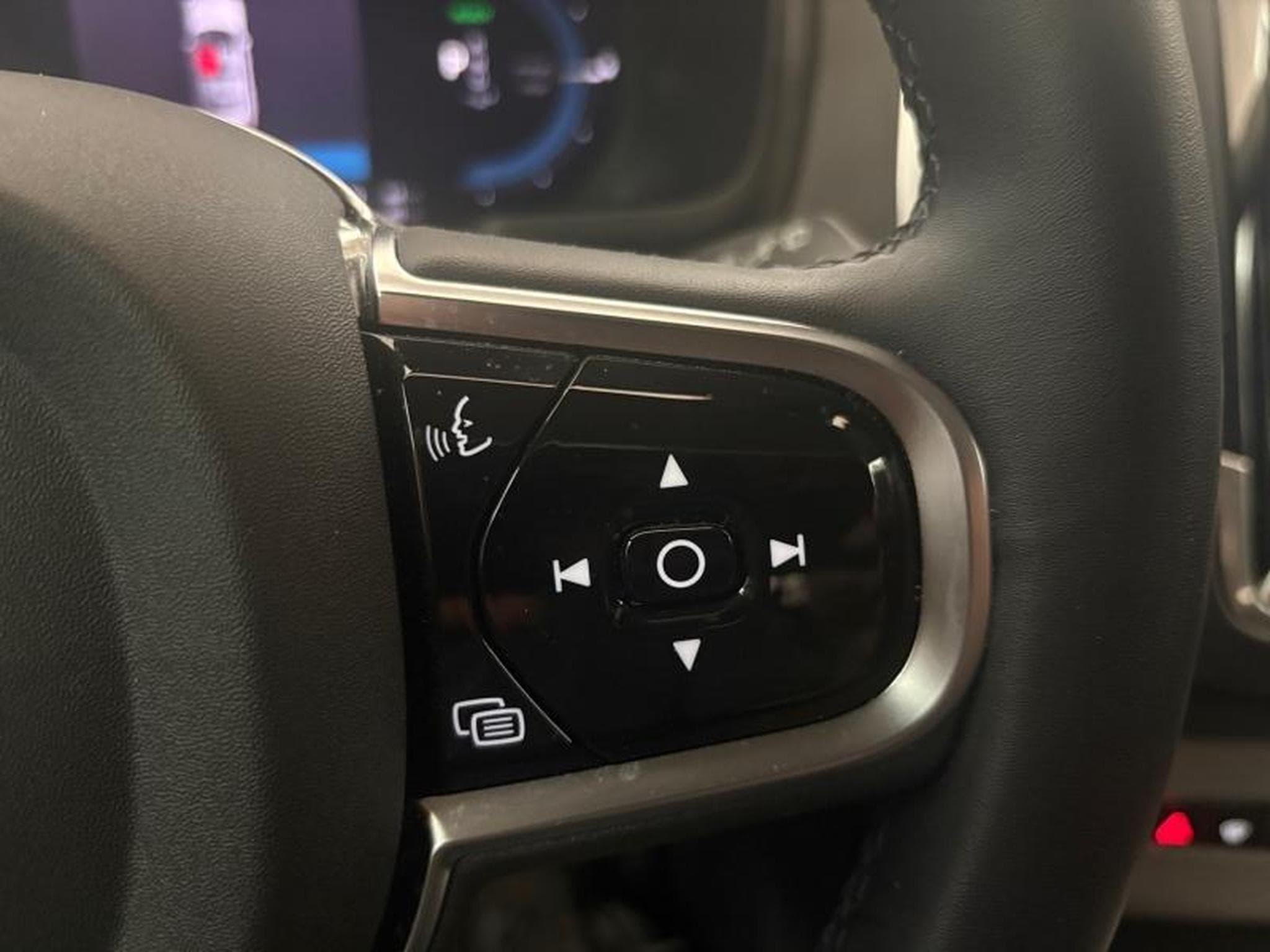 Volvo XC90 T8 AWD 310 + 145ch Core Bright (2024) - Photo 23