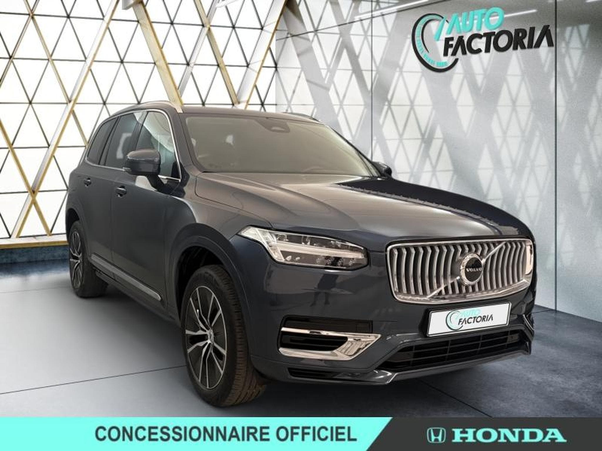 Volvo XC90 T8 AWD 310 + 145ch Core Bright (2024) - Photo 5