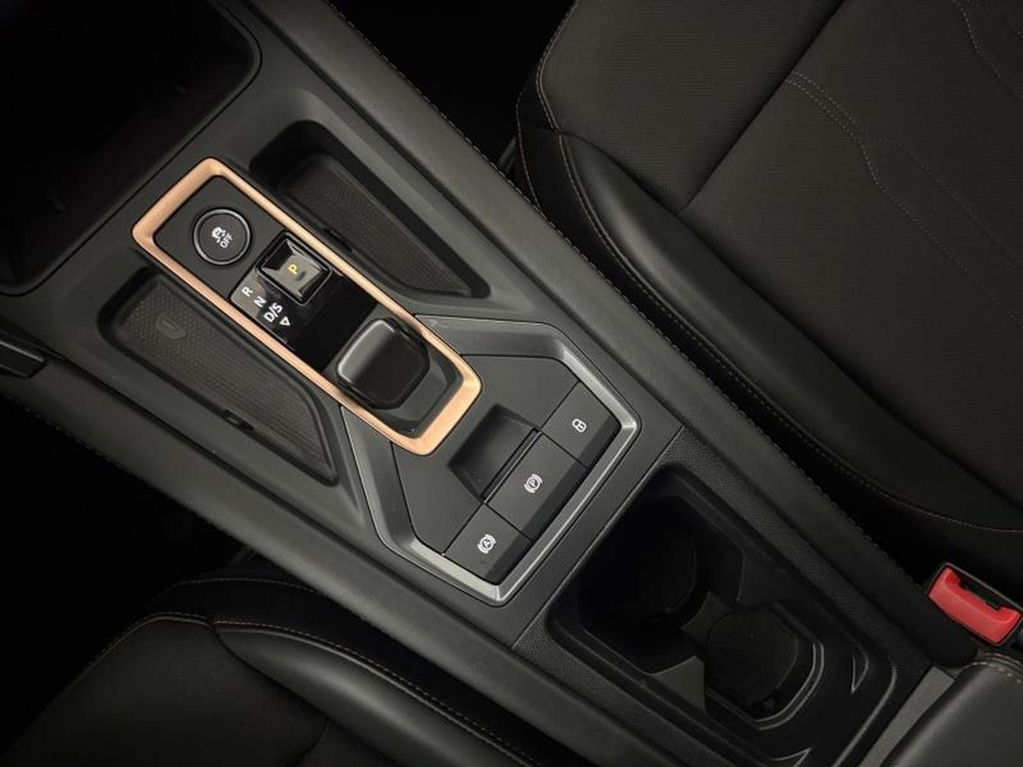 Cupra Leon 1.5 eTSI Hybrid 150ch V DSG7 (2025) - Photo 15