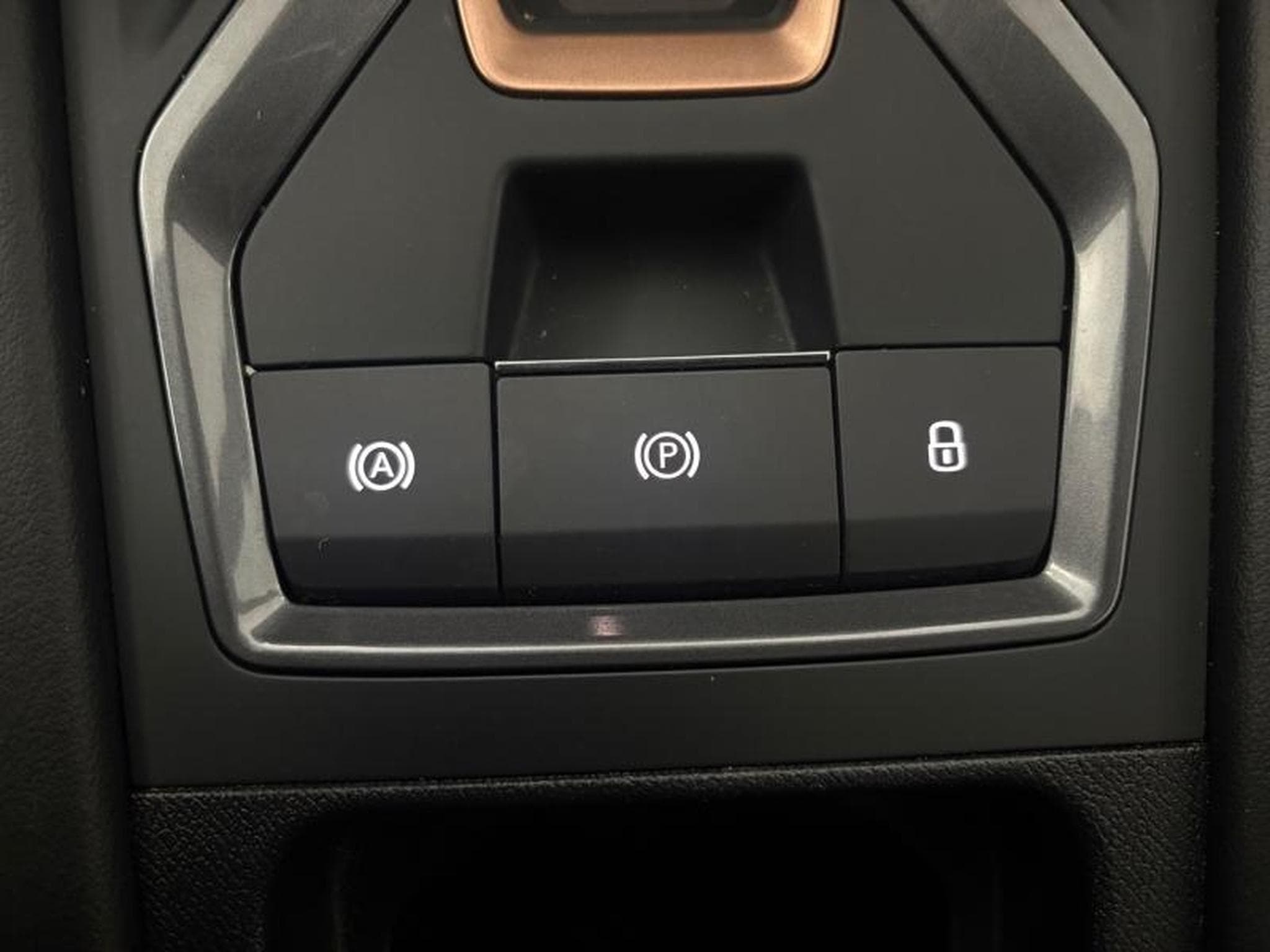 Cupra Leon 1.5 eTSI Hybrid 150ch V DSG7 (2025) - Photo 16