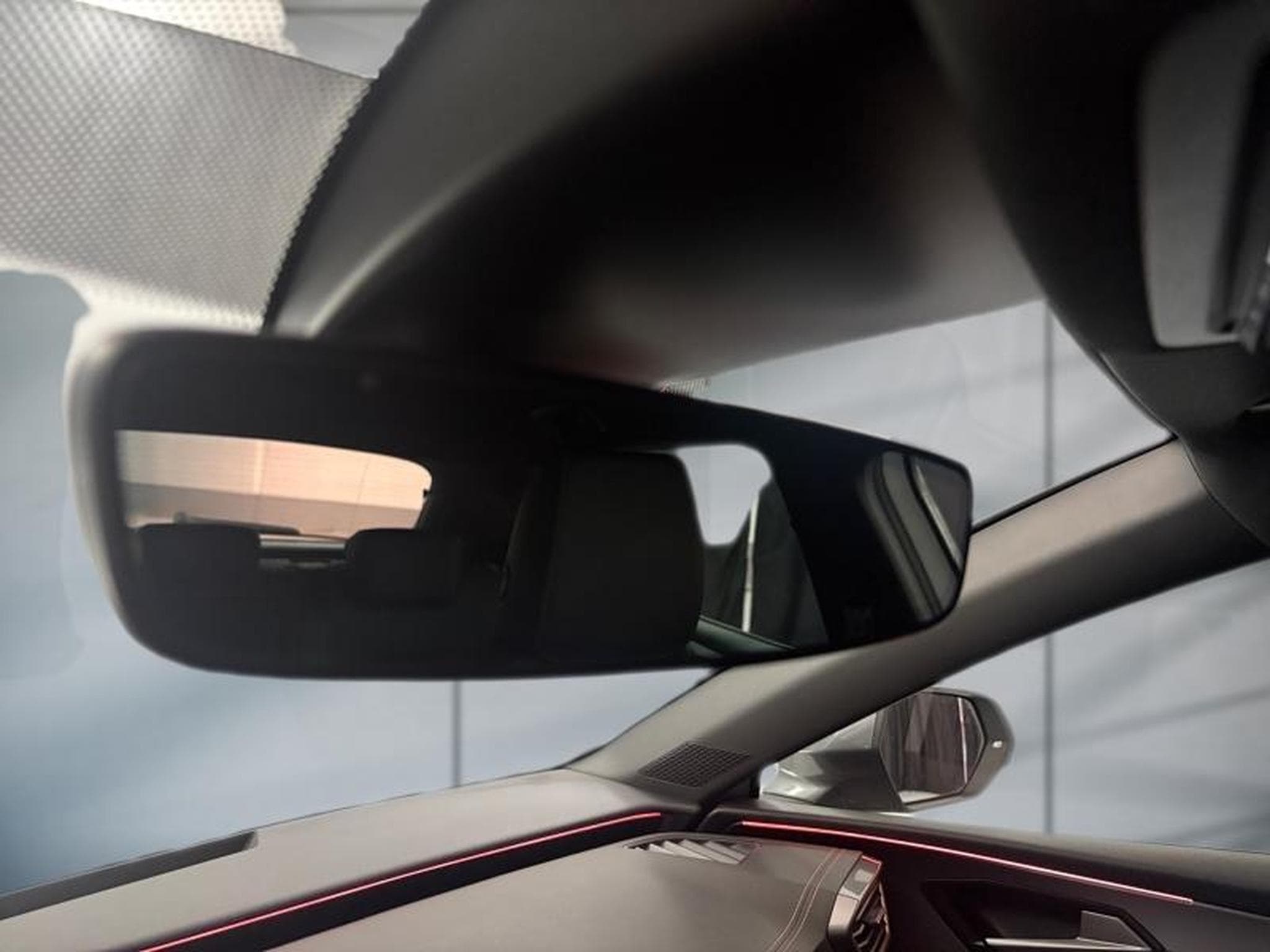 Cupra Leon 1.5 eTSI Hybrid 150ch V DSG7 (2025) - Photo 18
