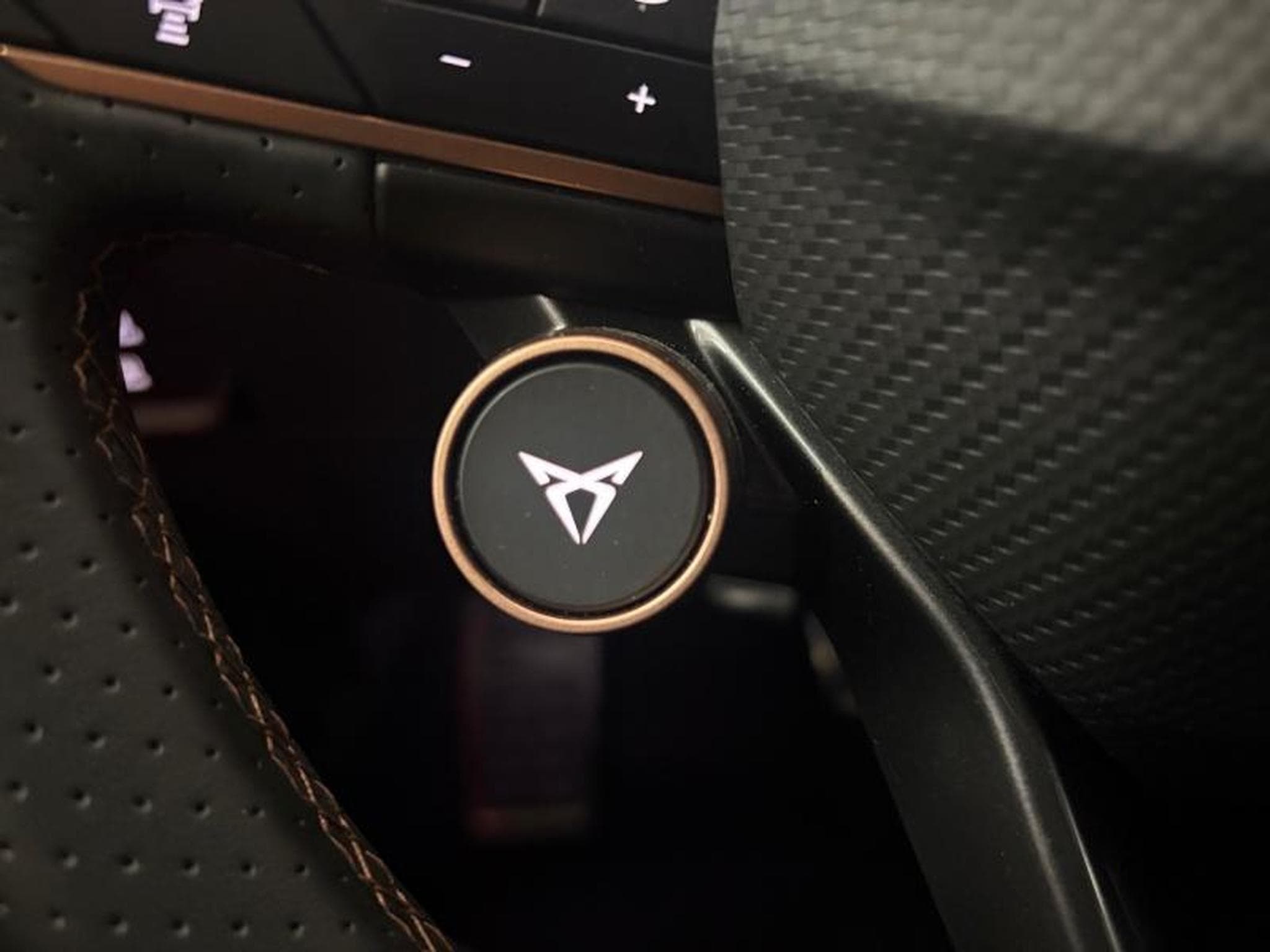 Cupra Leon 1.5 eTSI Hybrid 150ch V DSG7 (2025) - Photo 19