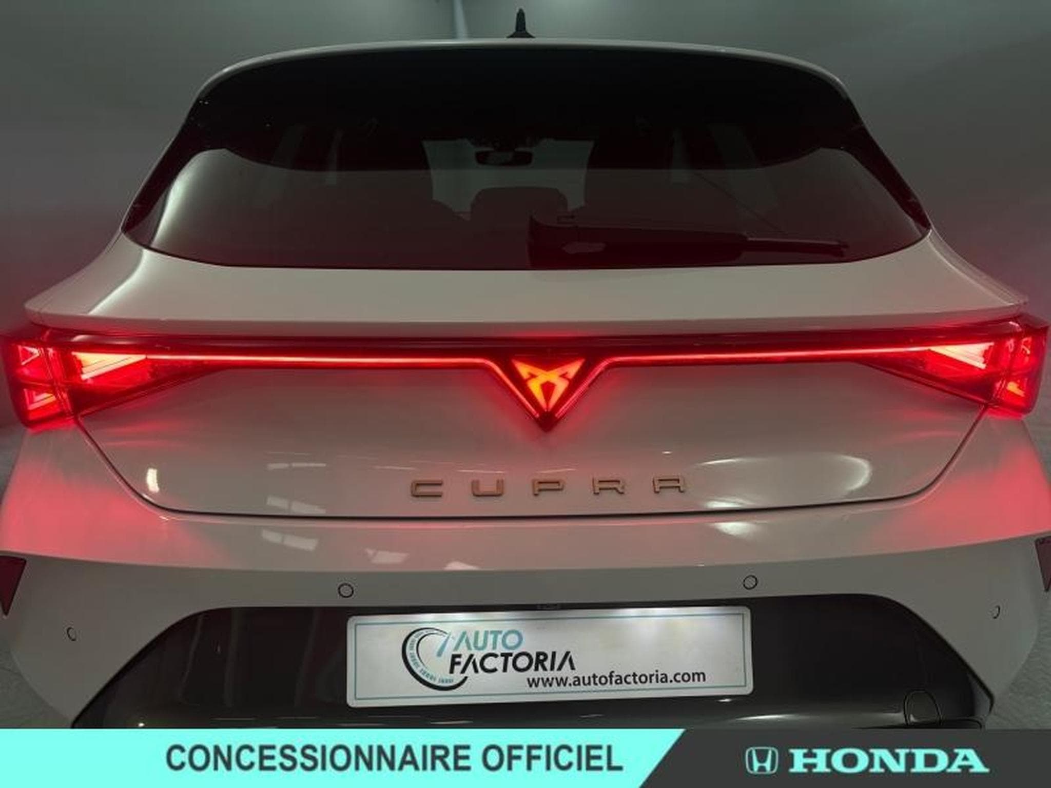 Cupra Leon 1.5 eTSI Hybrid 150ch V DSG7 (2025) - Photo 3