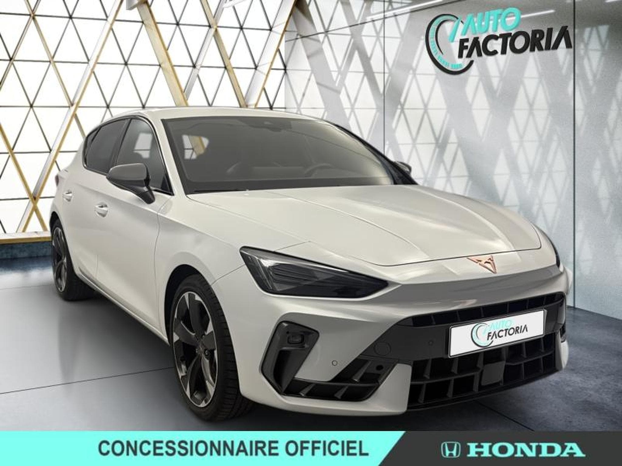 Cupra Leon 1.5 eTSI Hybrid 150ch V DSG7 (2025) - Photo 6