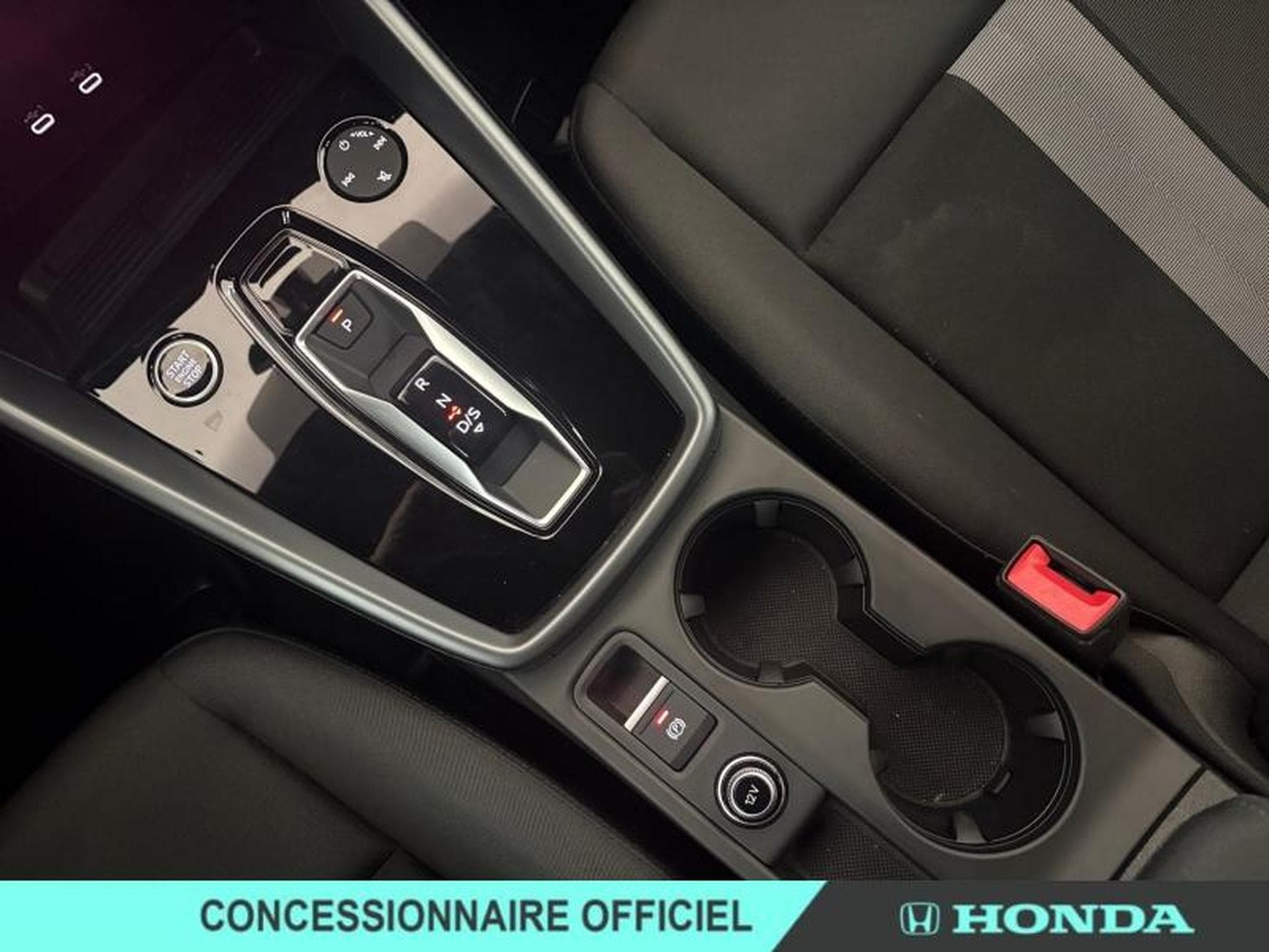 Audi A3 sportback 30 TFSI 116ch Hybride S line S tronic 7 (2024) - Foto 5