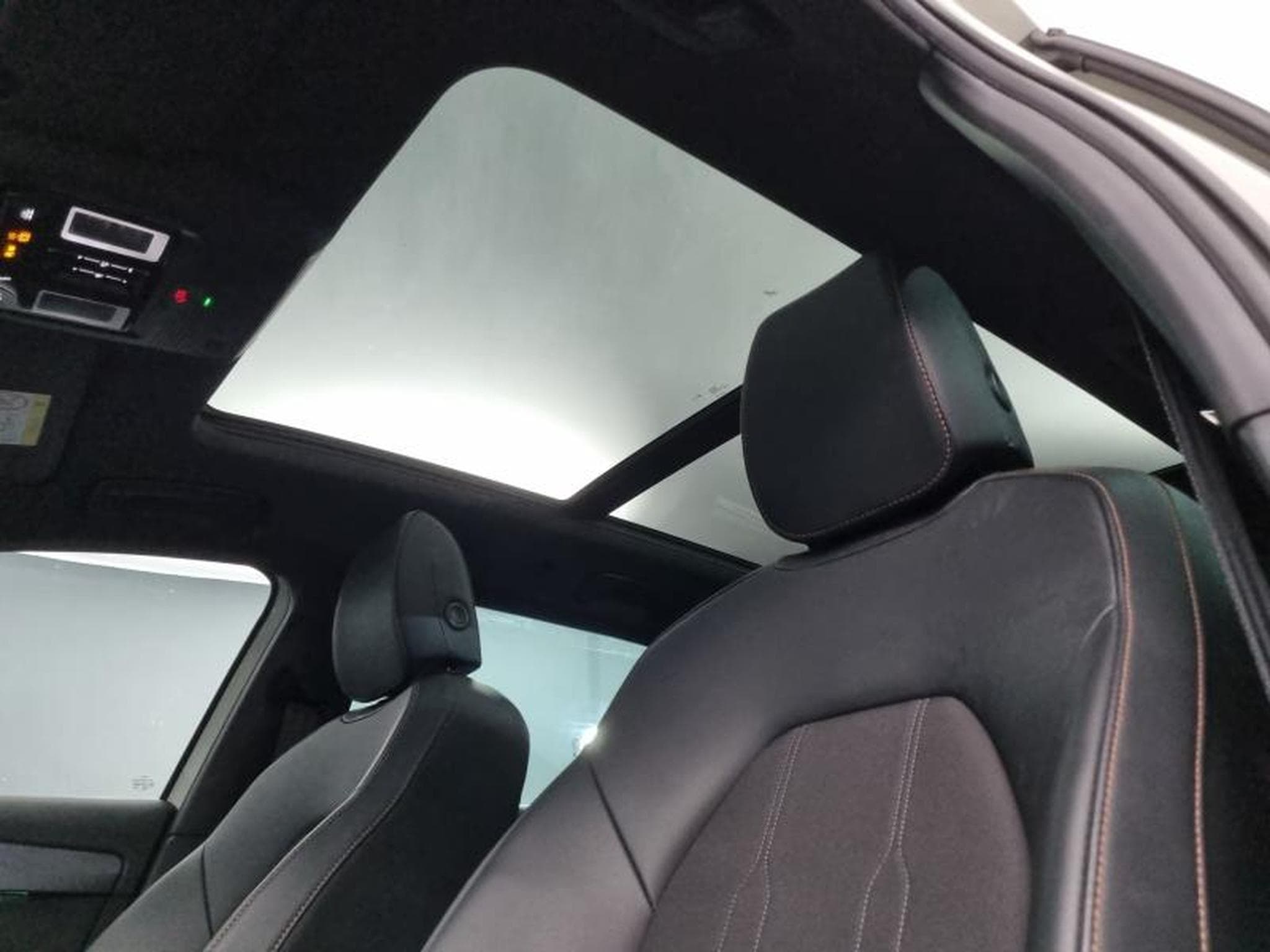 Cupra Leon 1.5 eTSI Hybrid 150ch V DSG7 (2025) - Photo 13