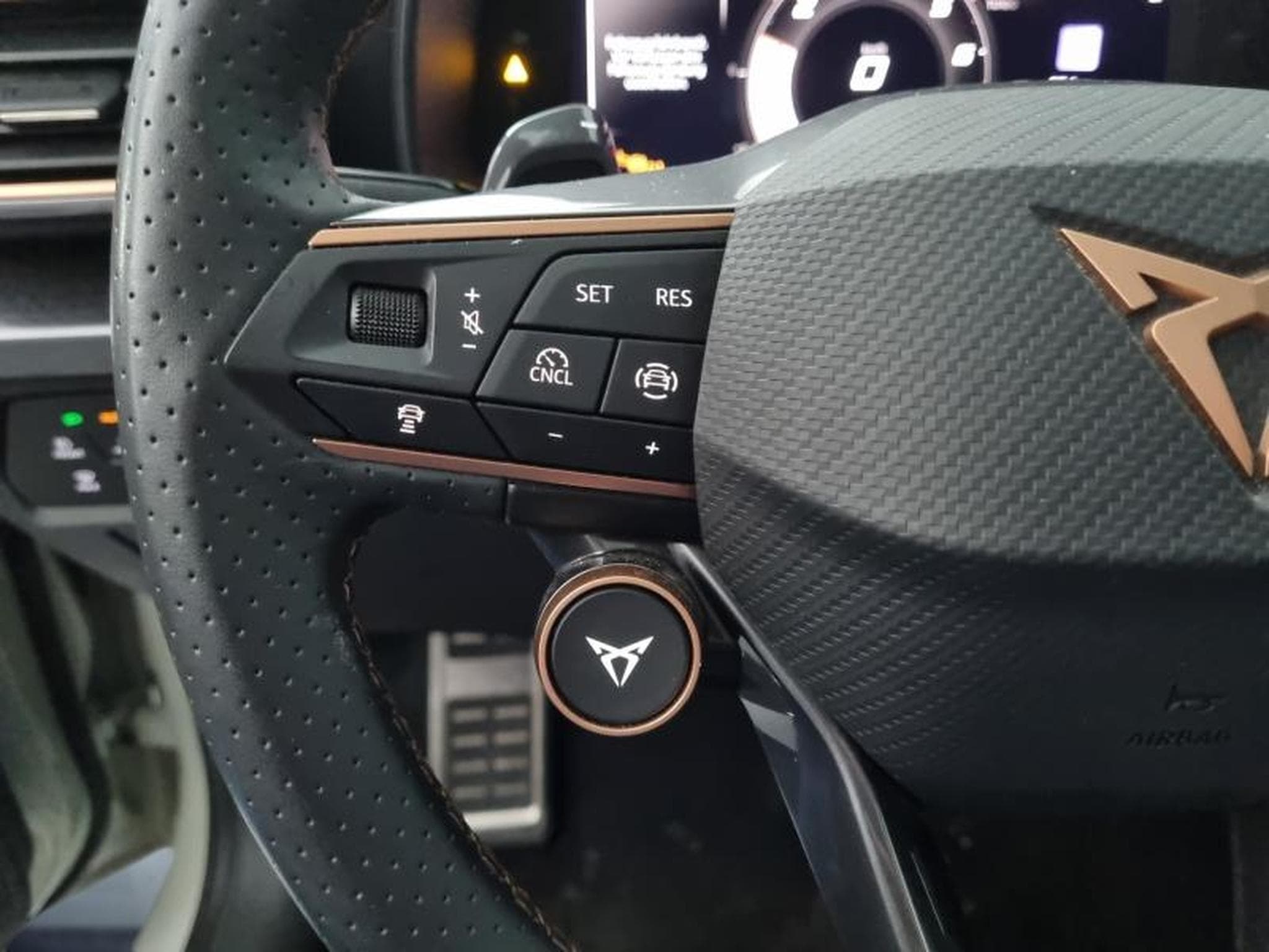 Cupra Leon 1.5 eTSI Hybrid 150ch V DSG7 (2025) - Photo 14