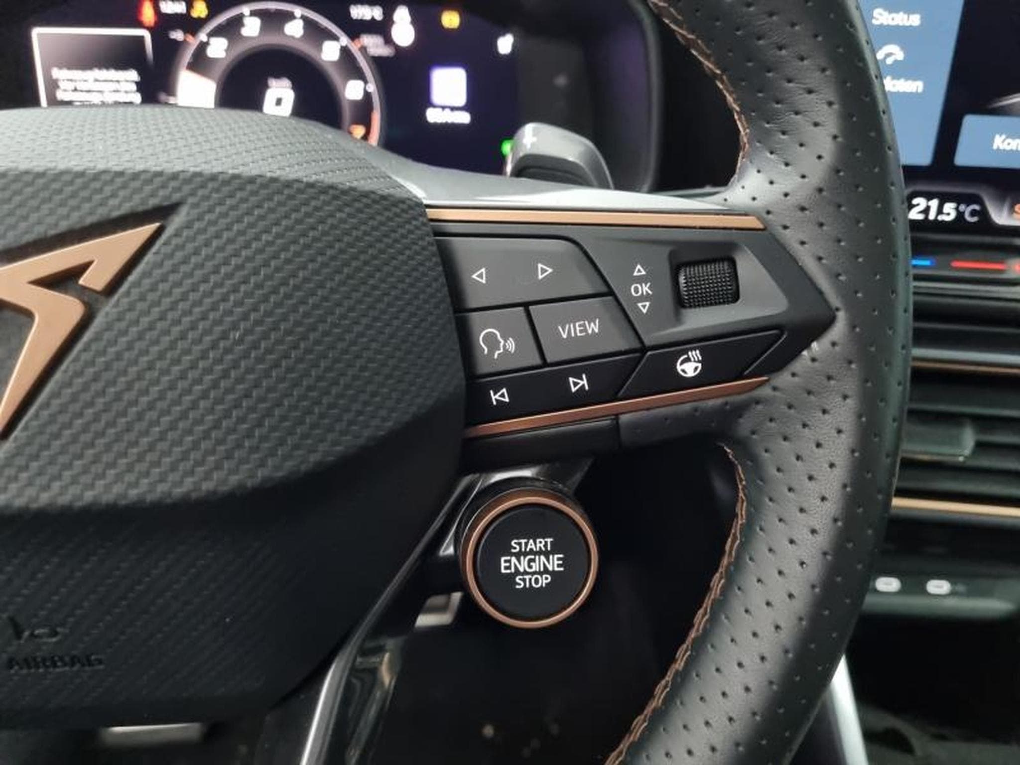 Cupra Leon 1.5 eTSI Hybrid 150ch V DSG7 (2025) - Photo 15