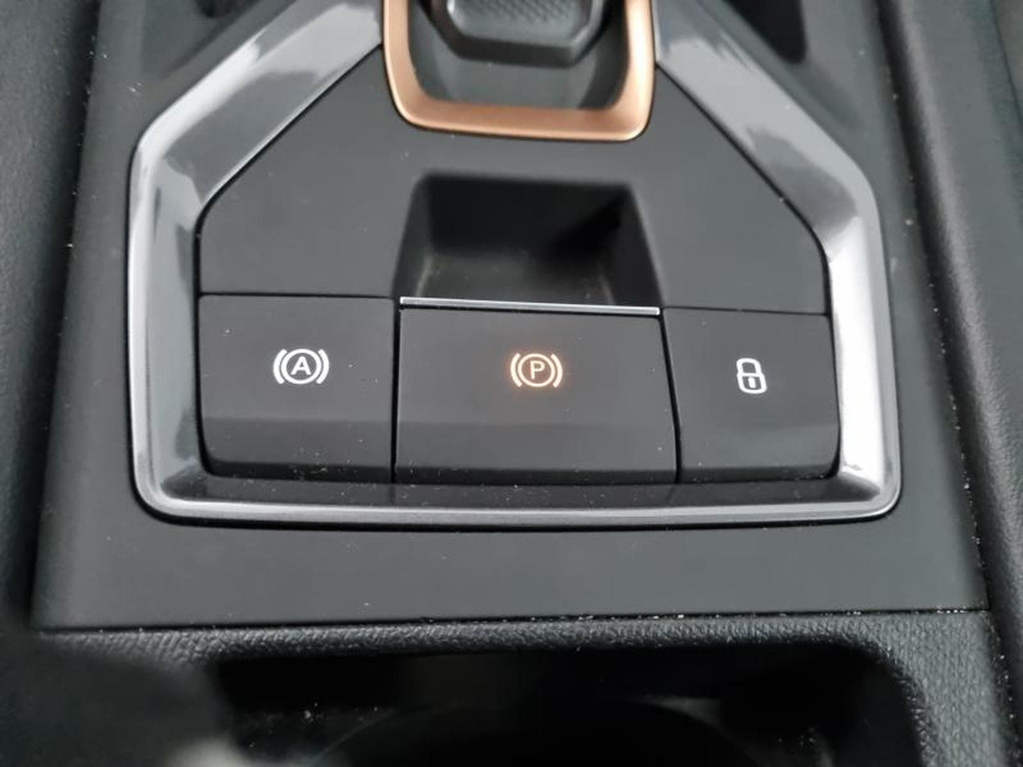 Cupra Leon 1.5 eTSI Hybrid 150ch V DSG7 (2025) - Photo 18