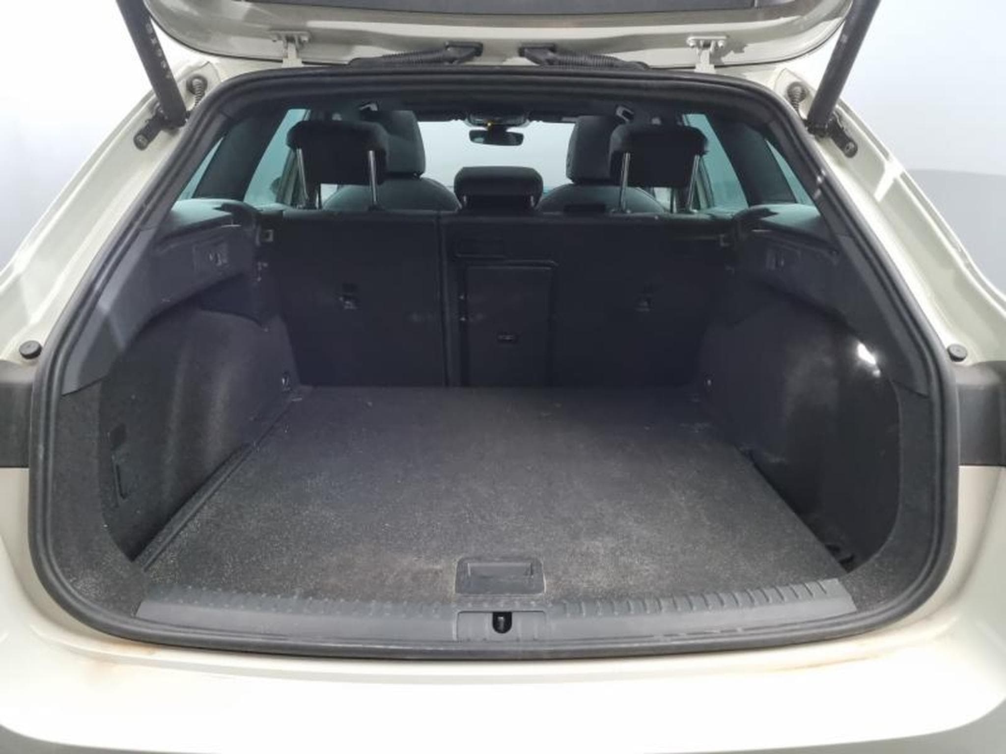 Cupra Leon 1.5 eTSI Hybrid 150ch V DSG7 (2025) - Photo 21
