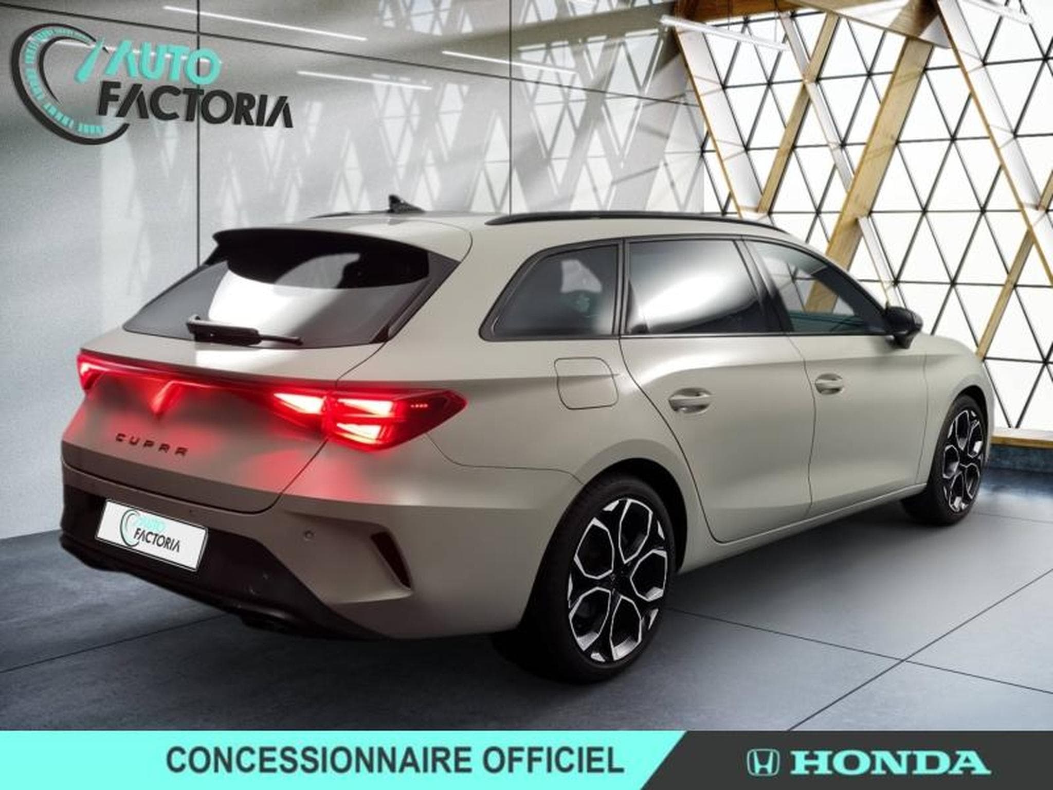 Cupra Leon 1.5 eTSI Hybrid 150ch V DSG7 (2025) - Photo 5