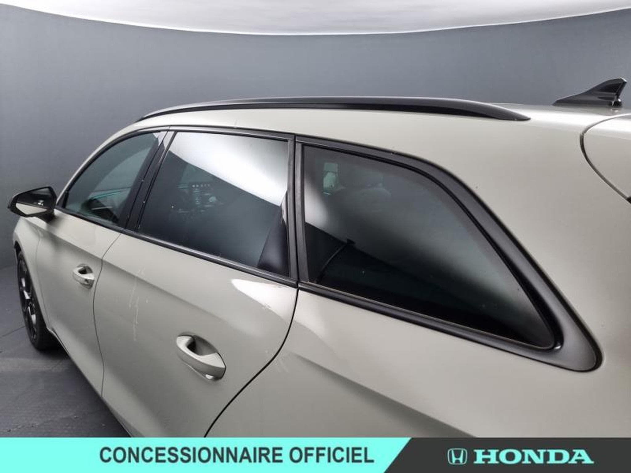 Cupra Leon 1.5 eTSI Hybrid 150ch V DSG7 (2025) - Photo 6