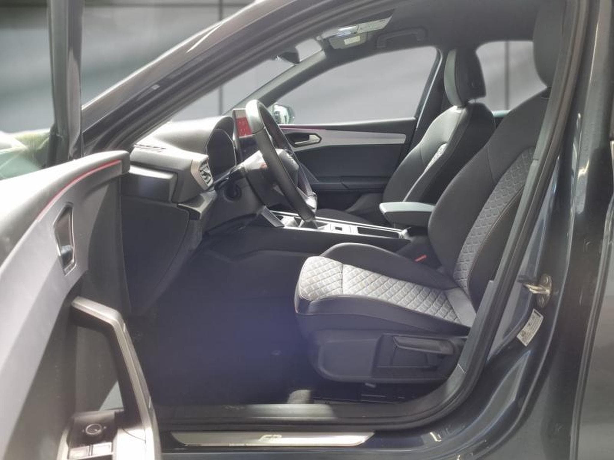 Seat Leon 1.5 TSI 115CH FR 25 ANNIVERSAIRE (2025) - Photo 14