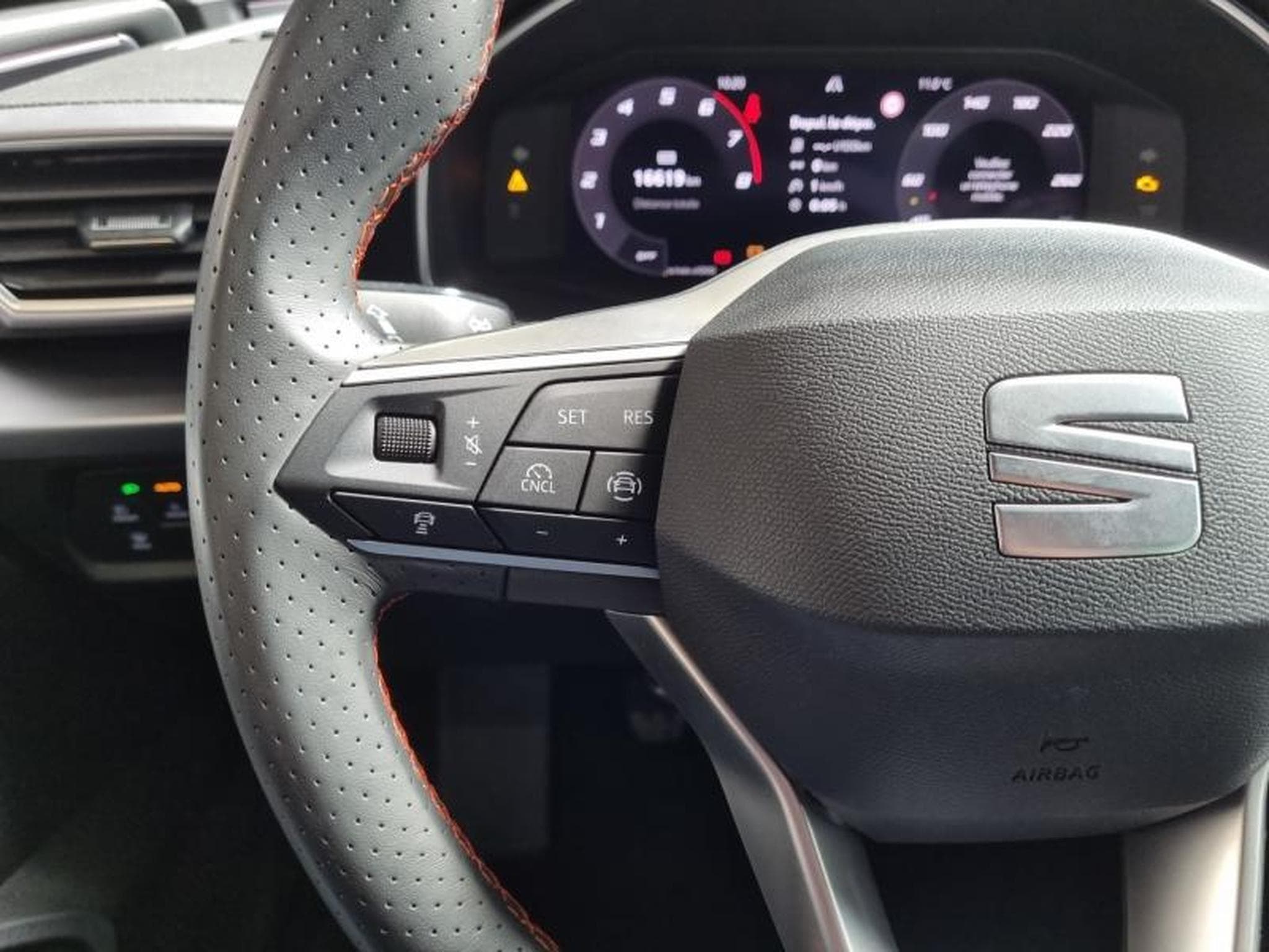 Seat Leon 1.5 TSI 115CH FR 25 ANNIVERSAIRE (2025) - Photo 15