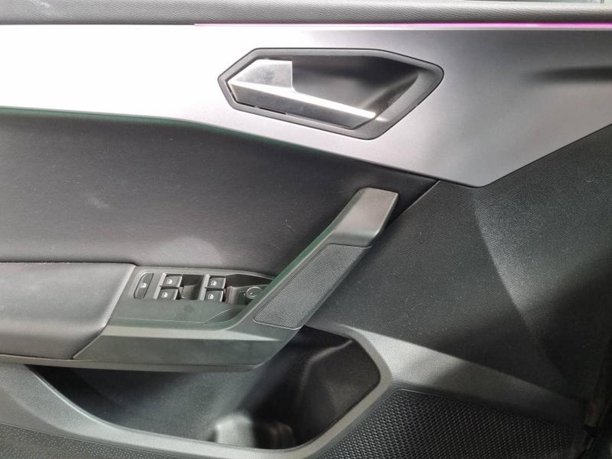Seat Leon 1.5 TSI 115CH FR 25 ANNIVERSAIRE (2025) - Photo 22