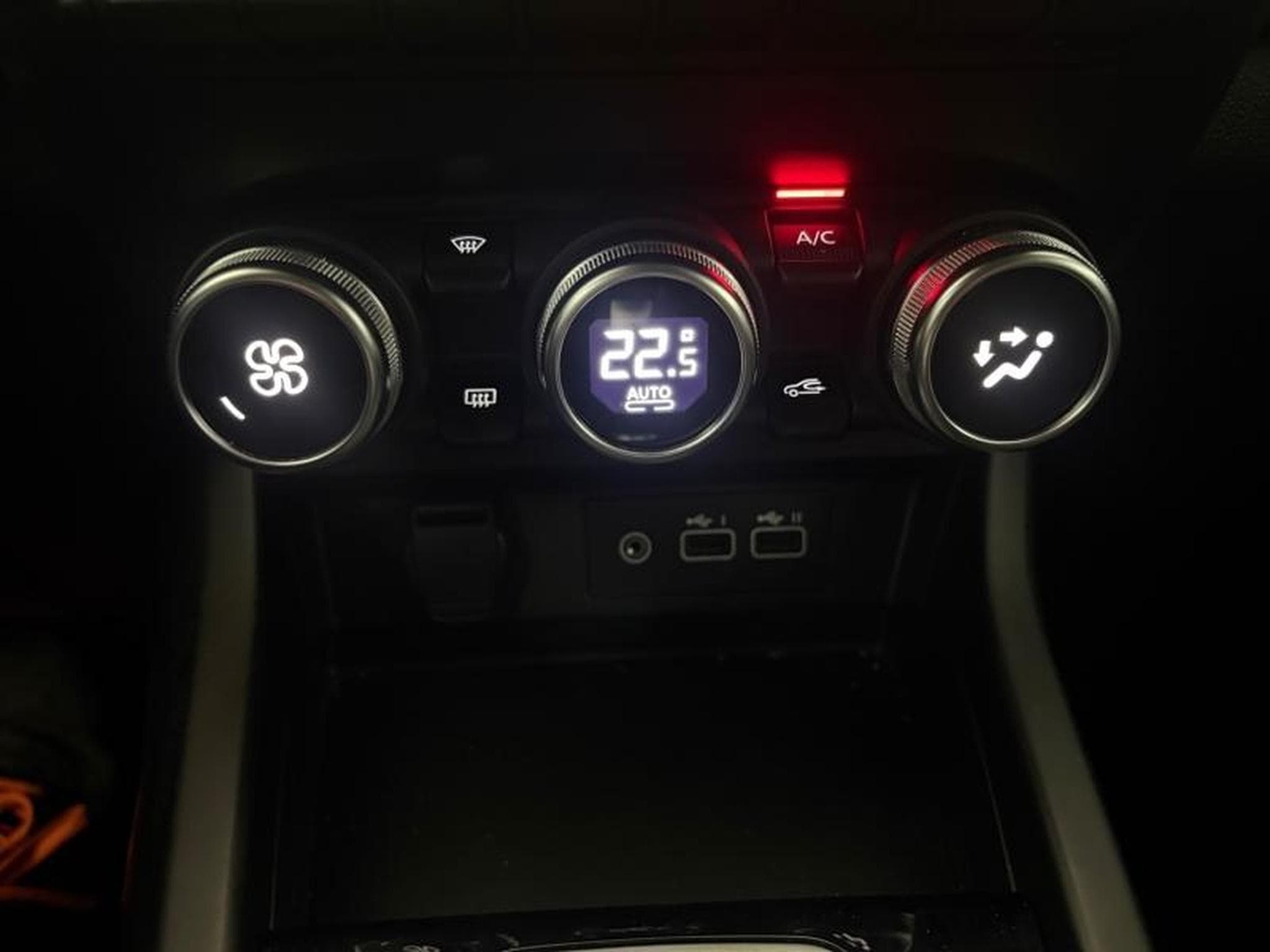 Renault Arkana 1.3 TCe 140ch mild hybrid Evolution EDC -24 (2025) - Foto 17