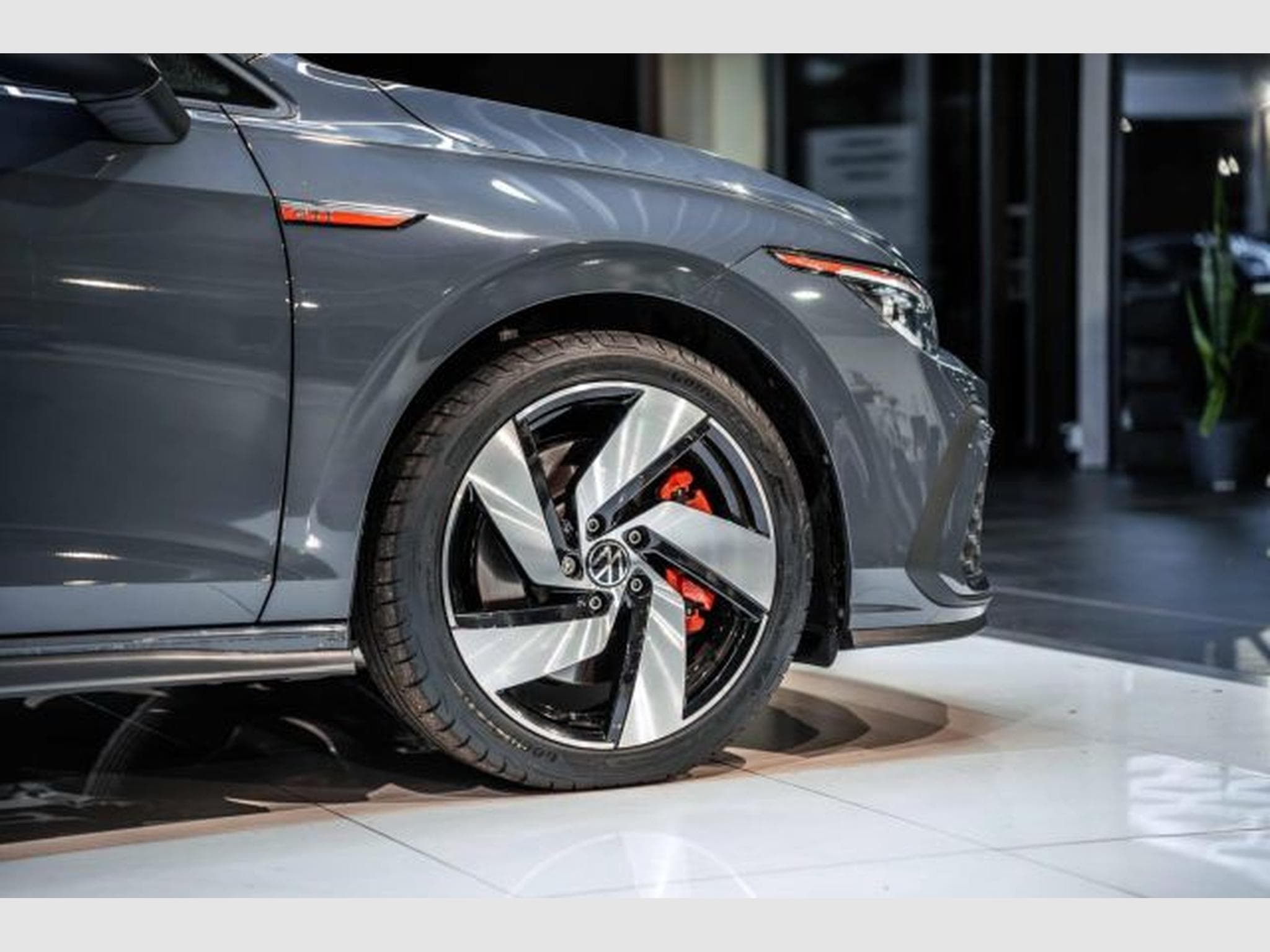 VW Golf Golf 8 GTI 2.0 TSI DSG IQ-Drive IQ-LED ACC Side (2023) - Foto 10