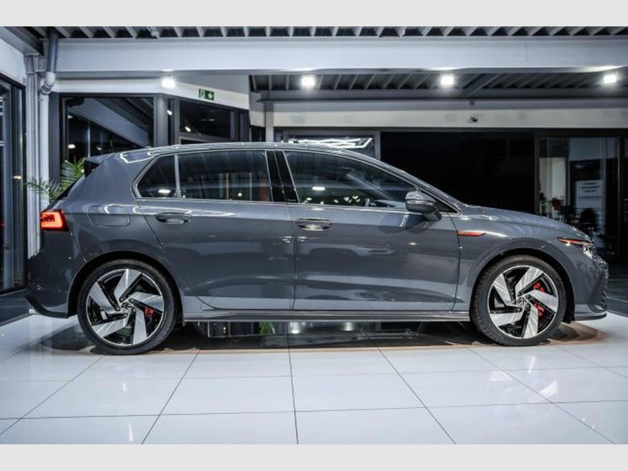 VW Golf Golf 8 GTI 2.0 TSI DSG IQ-Drive IQ-LED ACC Side (2023) - Foto 8
