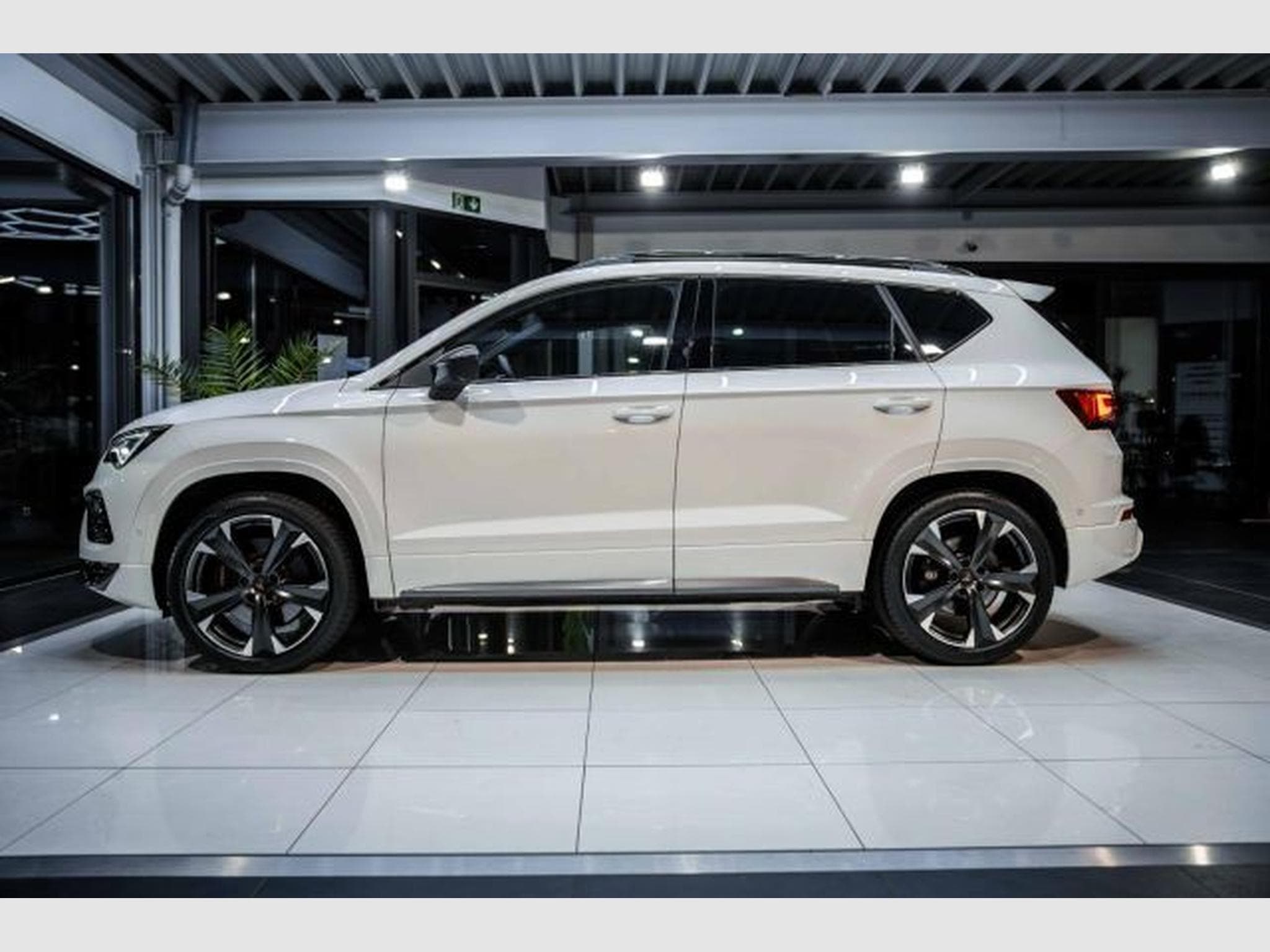 Cupra Ateca Ateca VZ 2.0 TSI DSG 4Drive 360 NAVI LED RFK SHZ (2023) - Foto 10