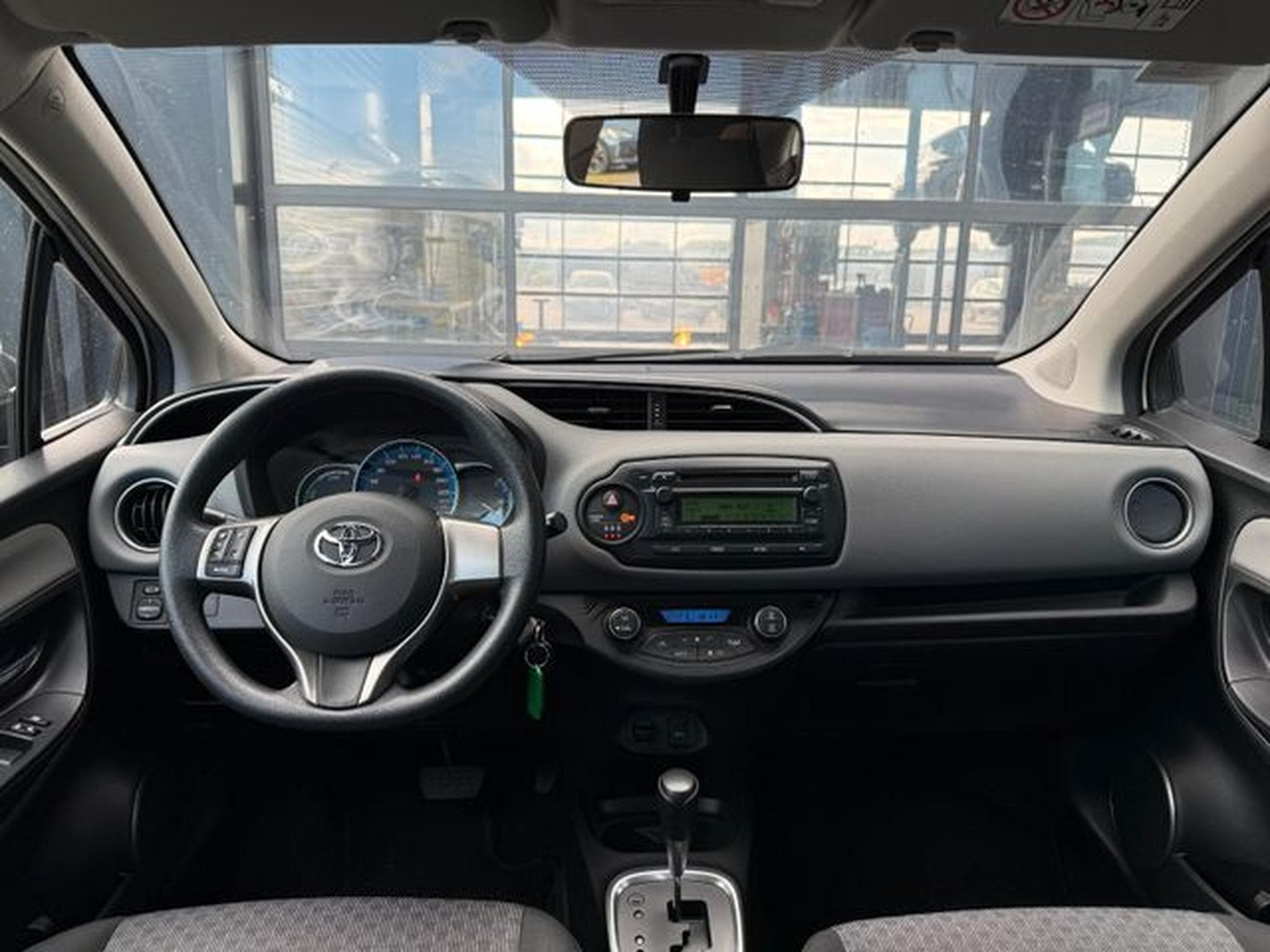 Toyota Yaris Yaris Hybrid 5-türig Klimaautomatik ZV (2015) - Photo 13
