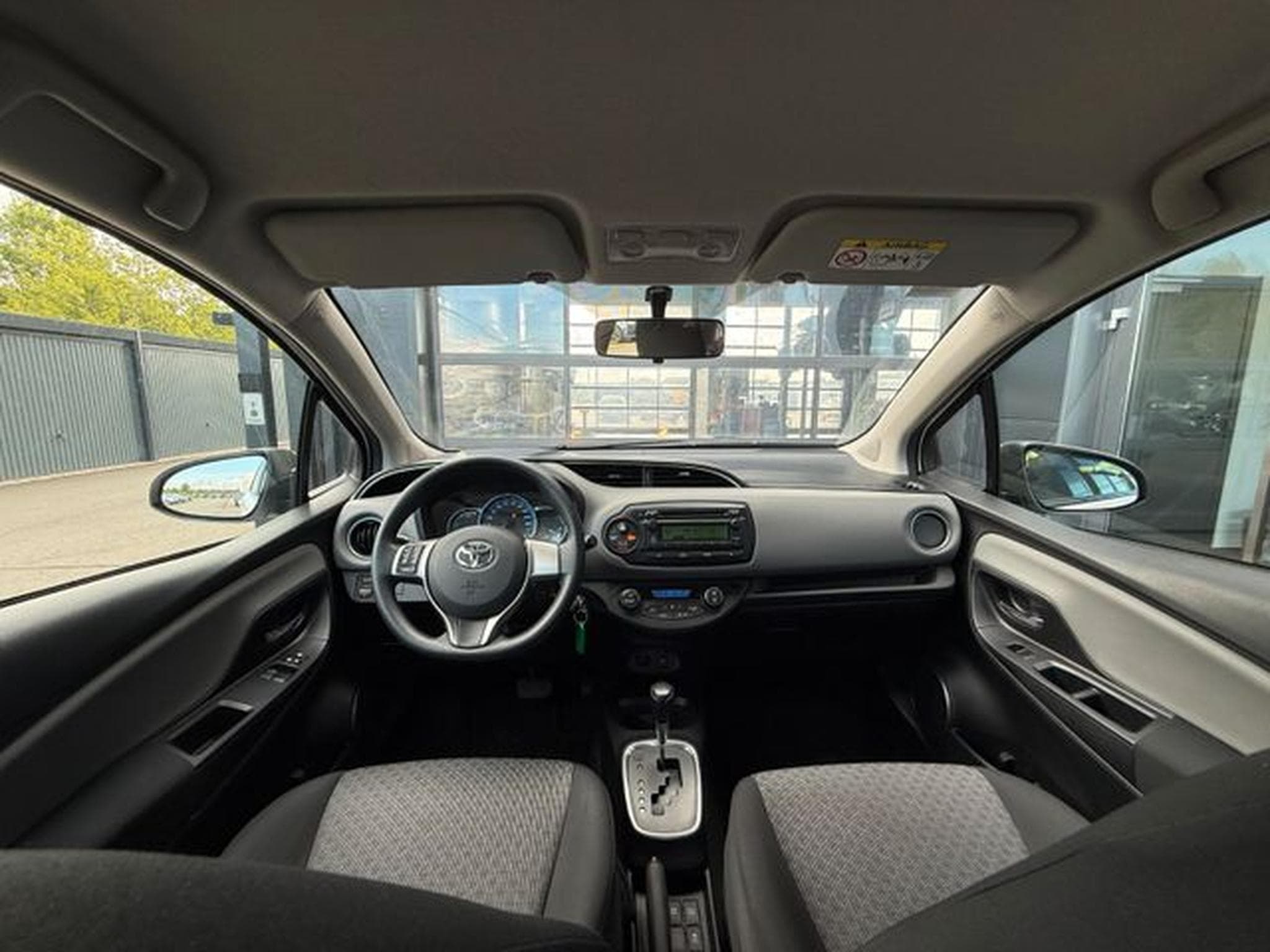 Toyota Yaris Yaris Hybrid 5-türig Klimaautomatik ZV (2015) - Photo 14