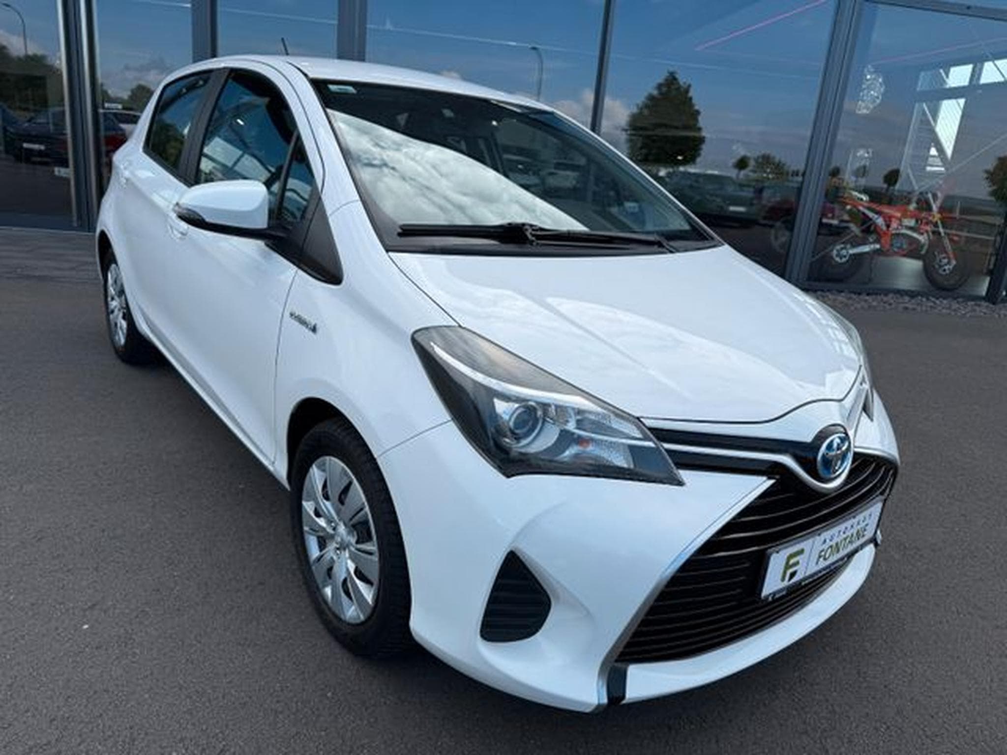 Toyota Yaris Yaris Hybrid 5-türig Klimaautomatik ZV (2015) - Photo 3