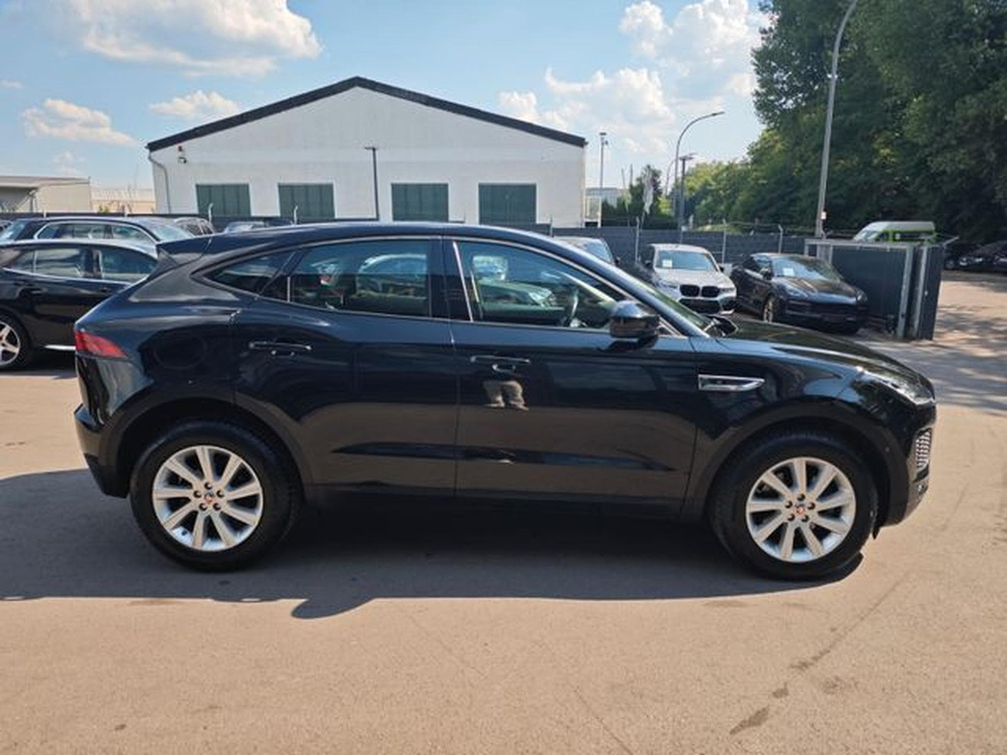 Jaguar E-Pace E-PACE AWD*NAVI*KAMERA*SITZHEIZUNG*VOLL-LED* (2019) - Photo 13