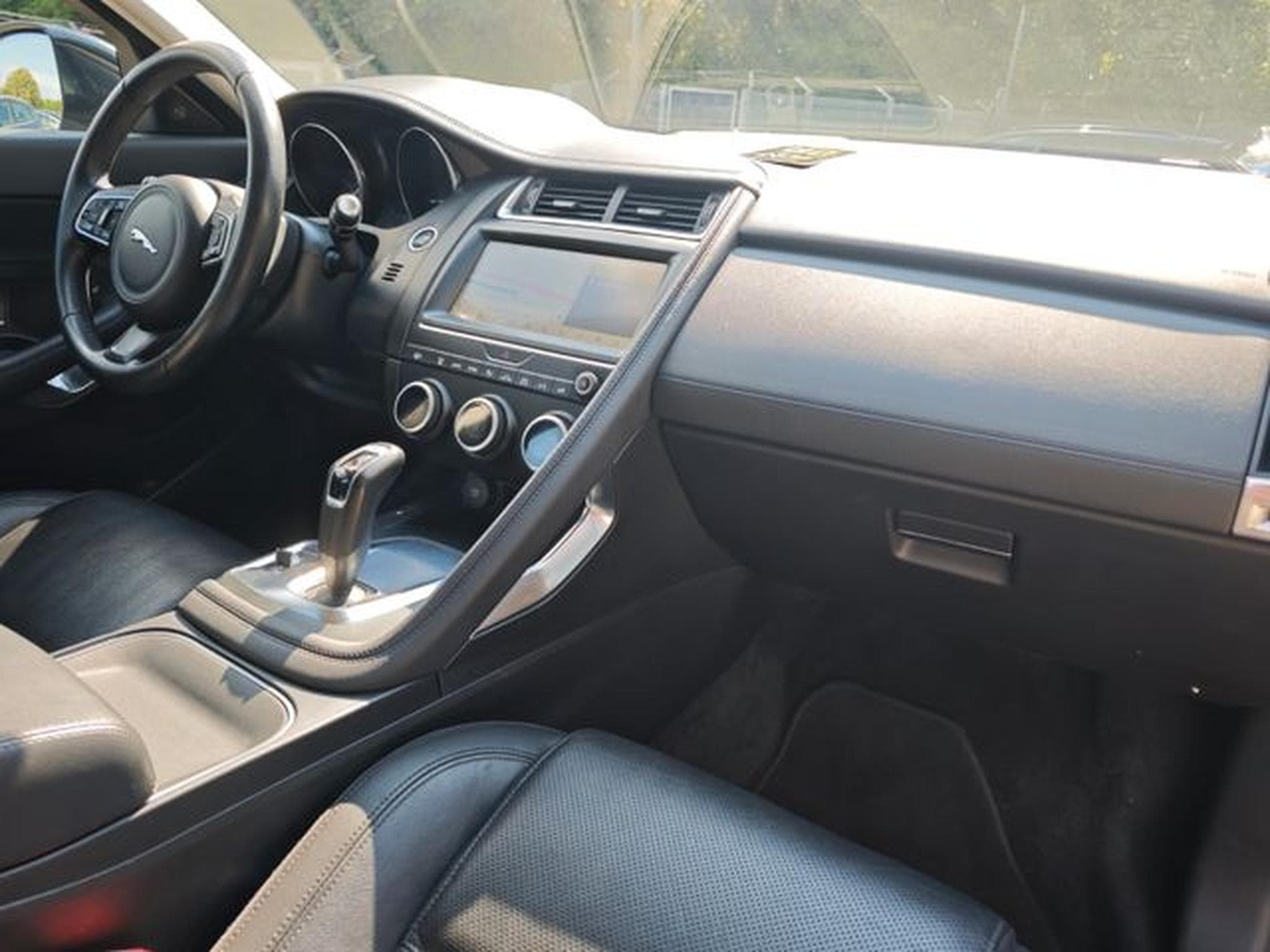 Jaguar E-Pace E-PACE AWD*NAVI*KAMERA*SITZHEIZUNG*VOLL-LED* (2019) - Photo 15