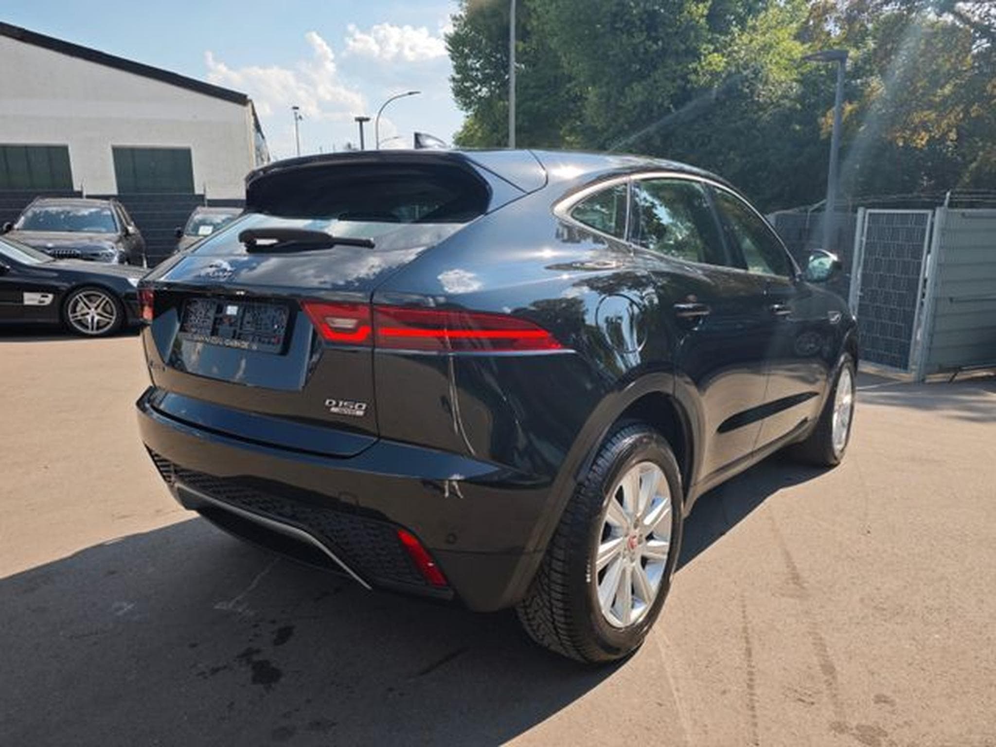 Jaguar E-Pace E-PACE AWD*NAVI*KAMERA*SITZHEIZUNG*VOLL-LED* (2019) - Photo 6