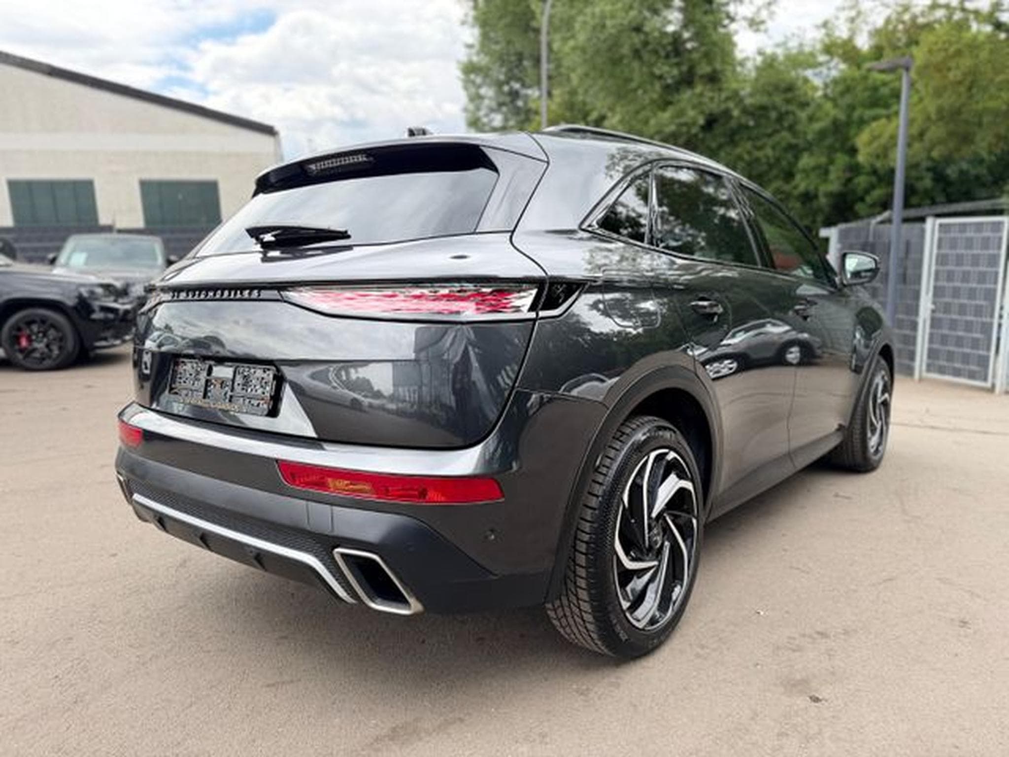 DS Automobiles DS7 DS7 E-TENSE 4X4 ETOILE*PLUG IN*PANO*LED*360 VIEW (2025) - Photo 6