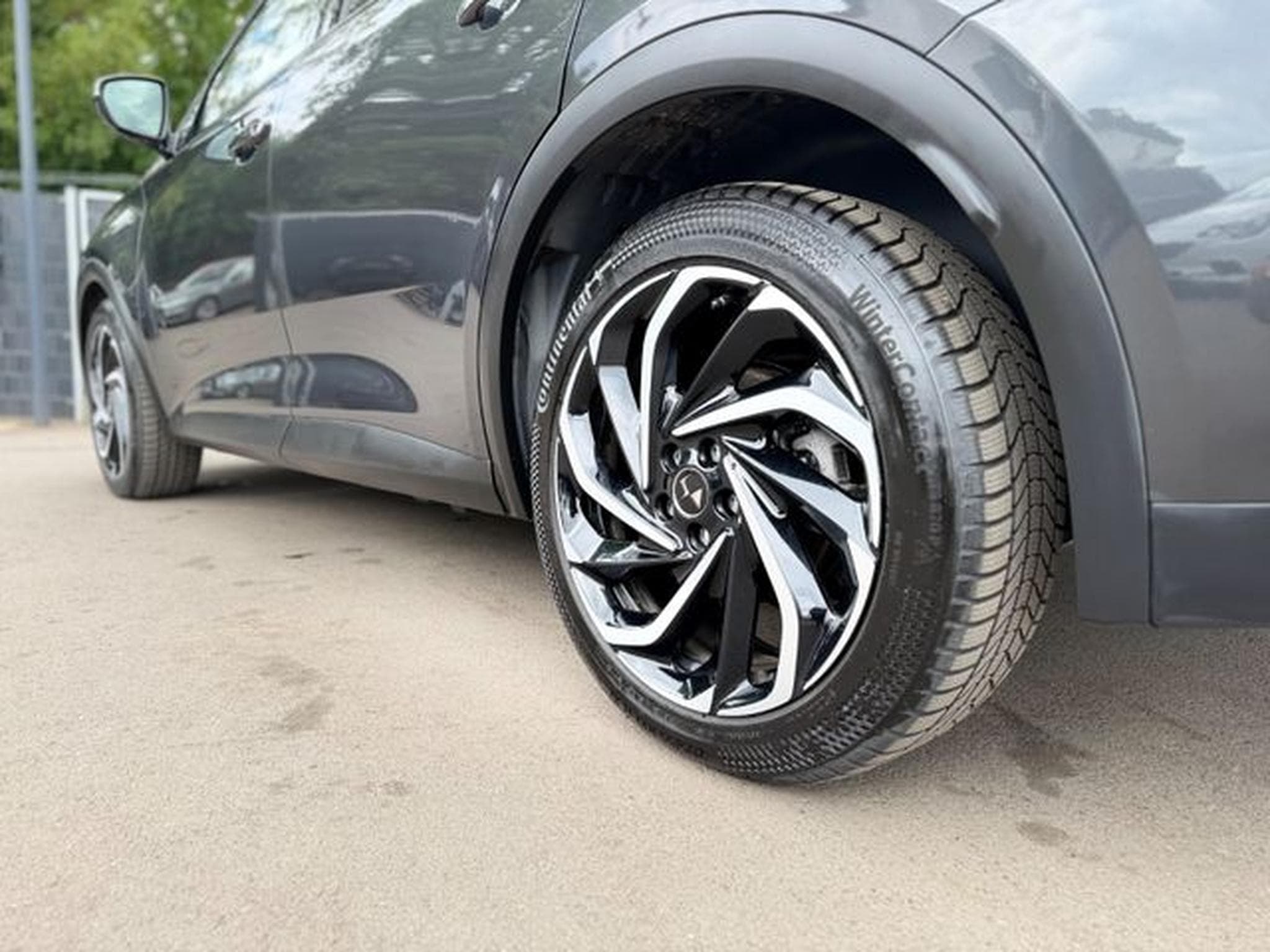 DS Automobiles DS7 DS7 E-TENSE 4X4 ETOILE*PLUG IN*PANO*LED*360 VIEW (2025) - Photo 9