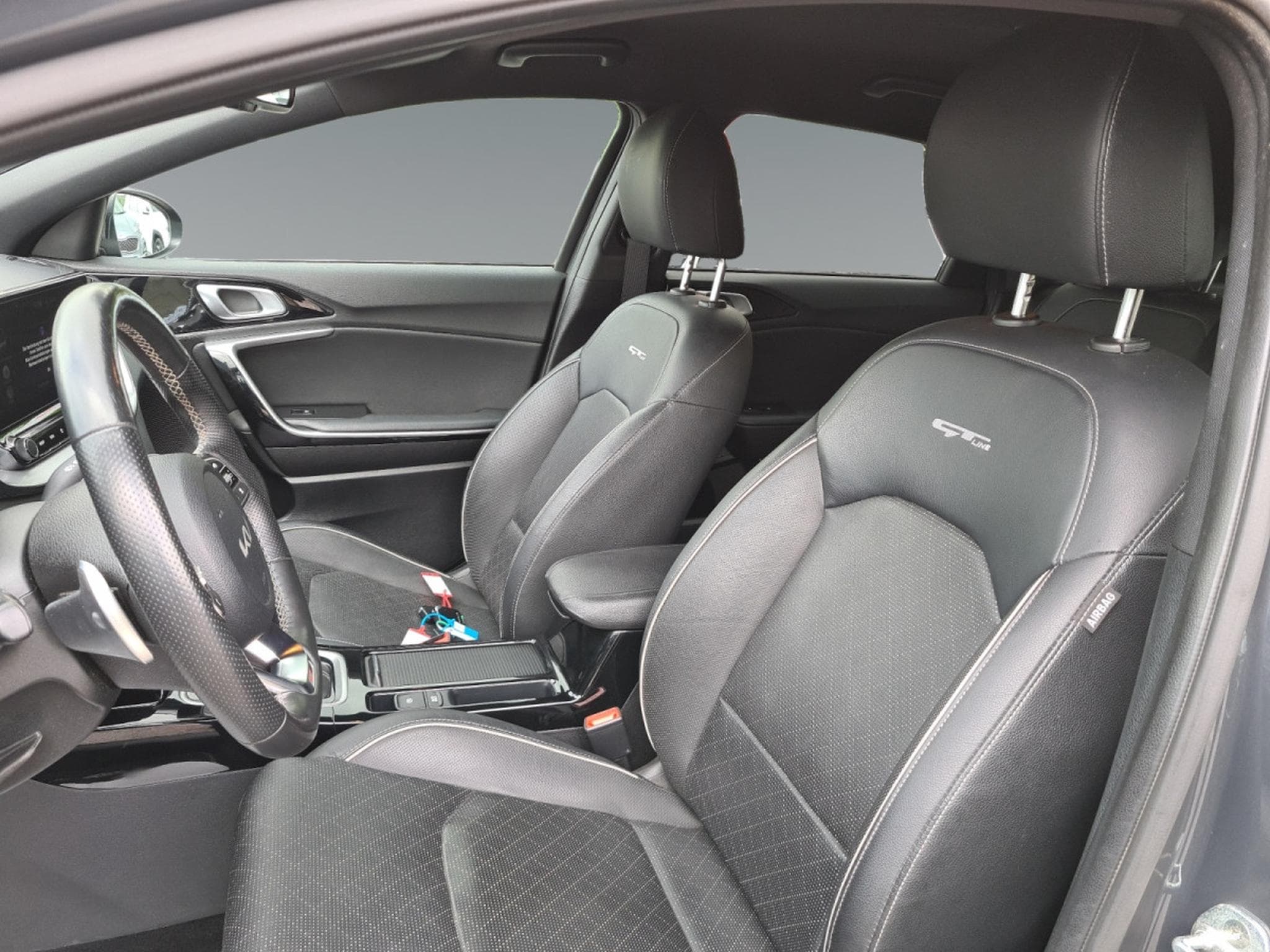 Kia Ceed GT-Line 1.5T 160 DCT (2022) - Foto 10