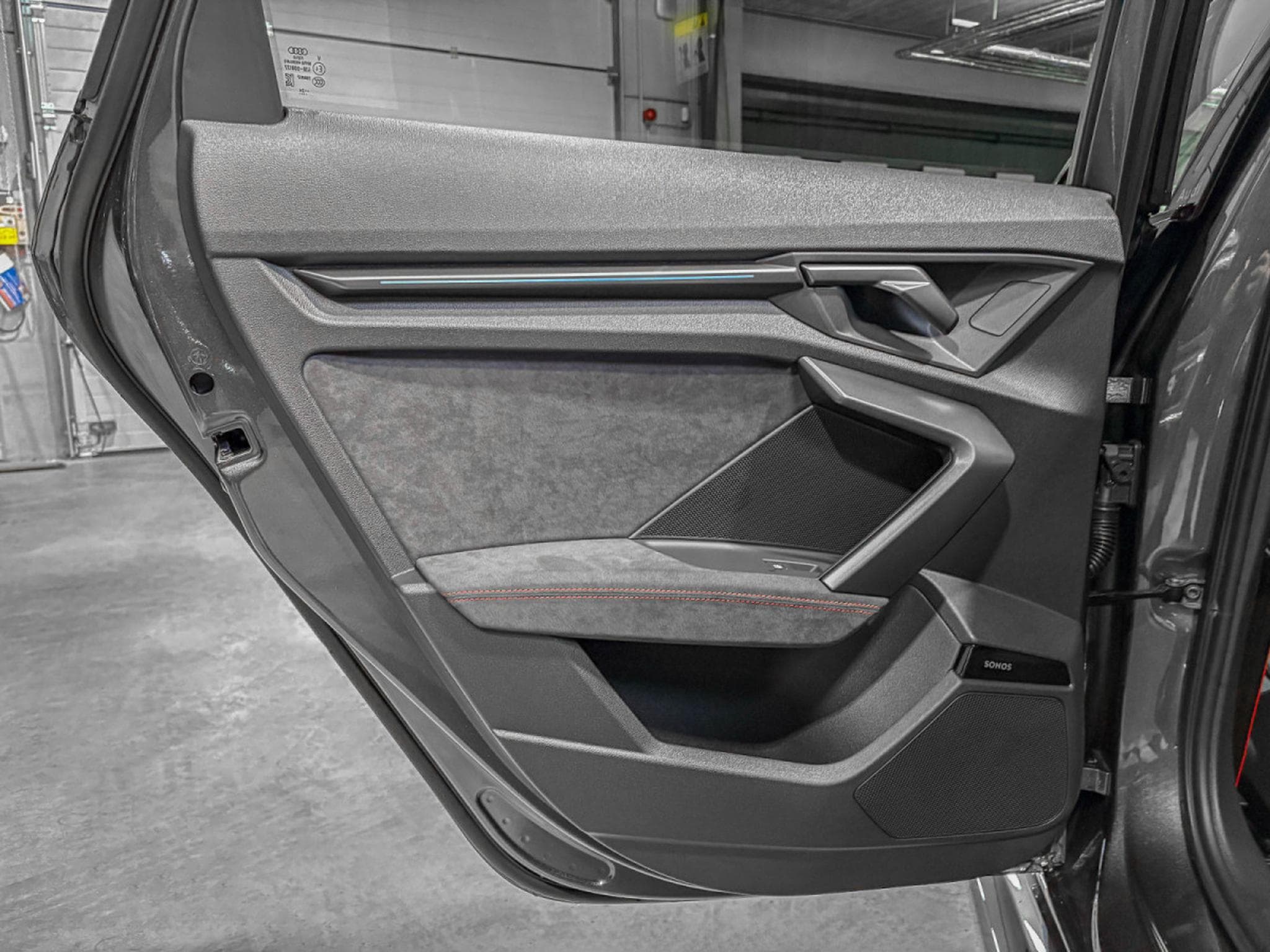 Audi RS3 Sportback 2.5 TFSI quattro/Pano/19/360°/SONOS/SCHALE S/MATRI (2026) - Photo 10