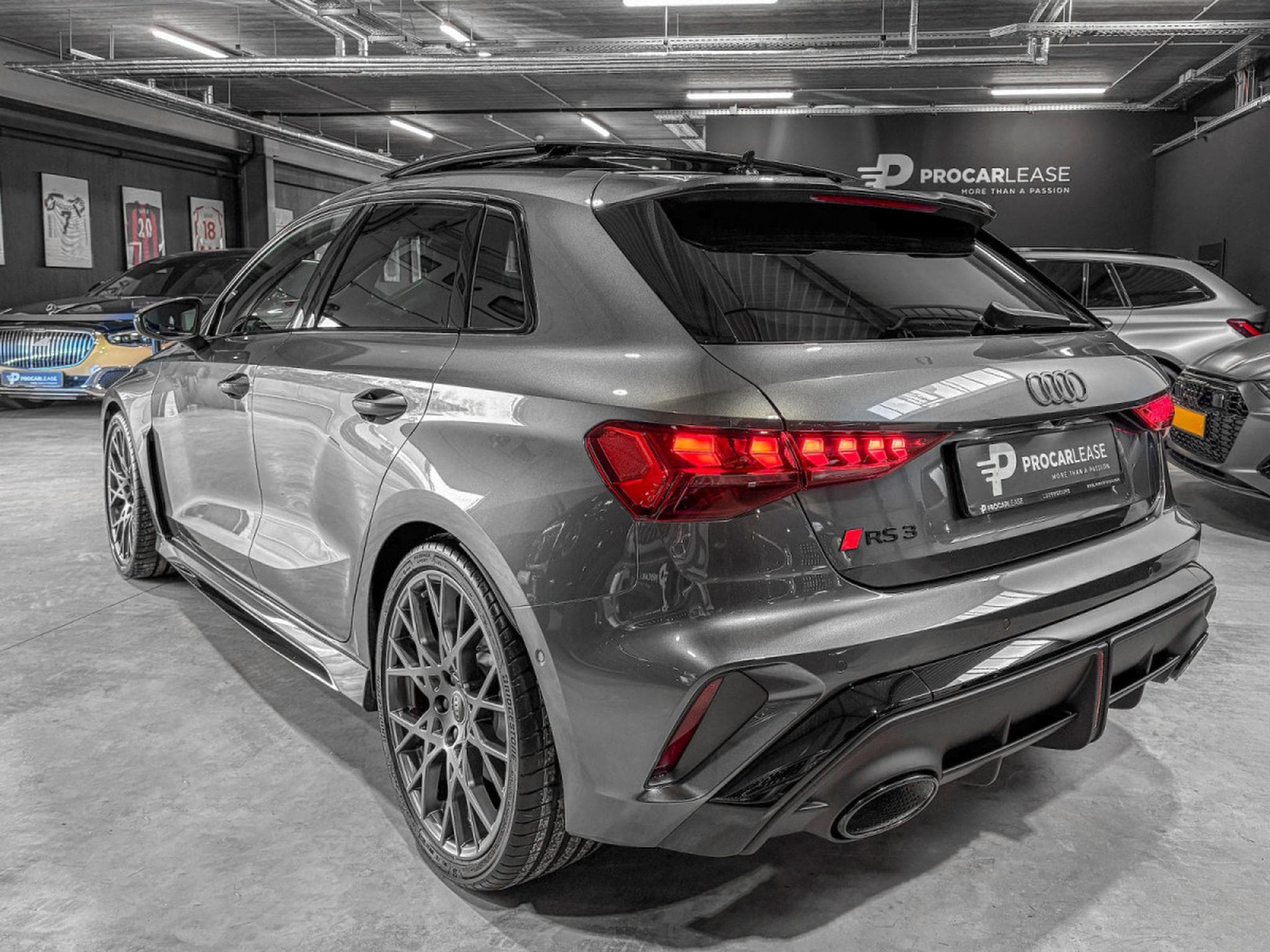 Audi RS3 Sportback 2.5 TFSI quattro/Pano/19/360°/SONOS/SCHALE S/MATRI (2026) - Photo 3