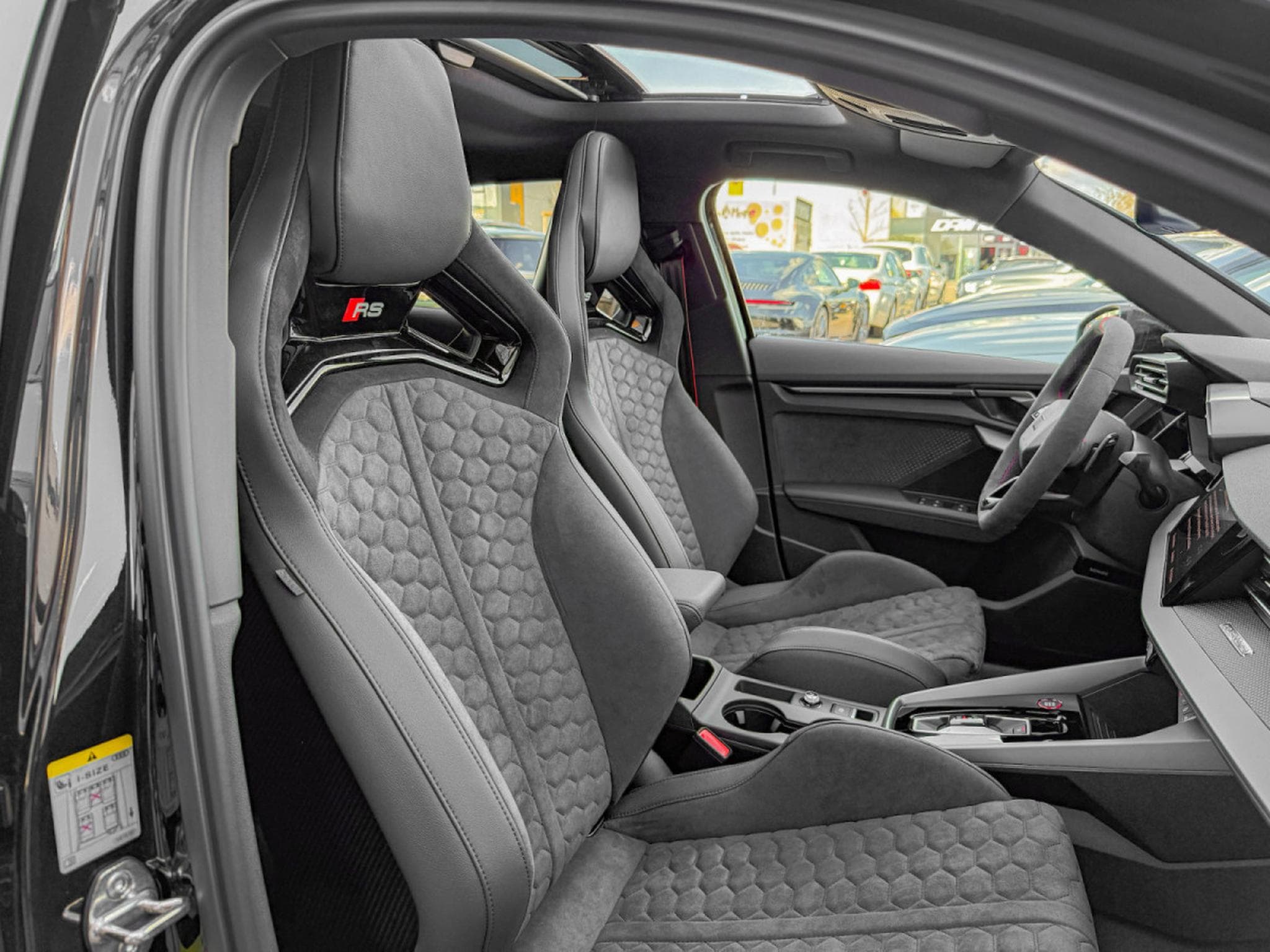 Audi RS3 Sportback 2.5 TFSI quattro/Pano/19/360°/SONOS/SCHALE S/MATRI (2026) - Photo 5
